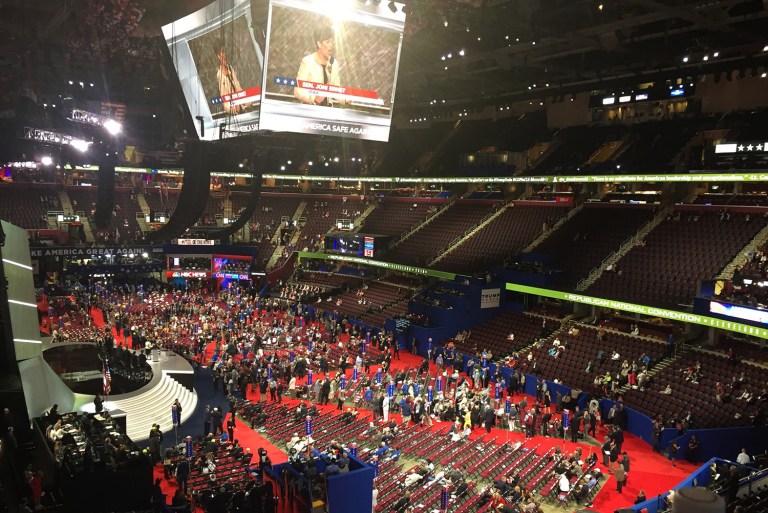 Ernst dings Clinton, talks national security before barren late-night crowd