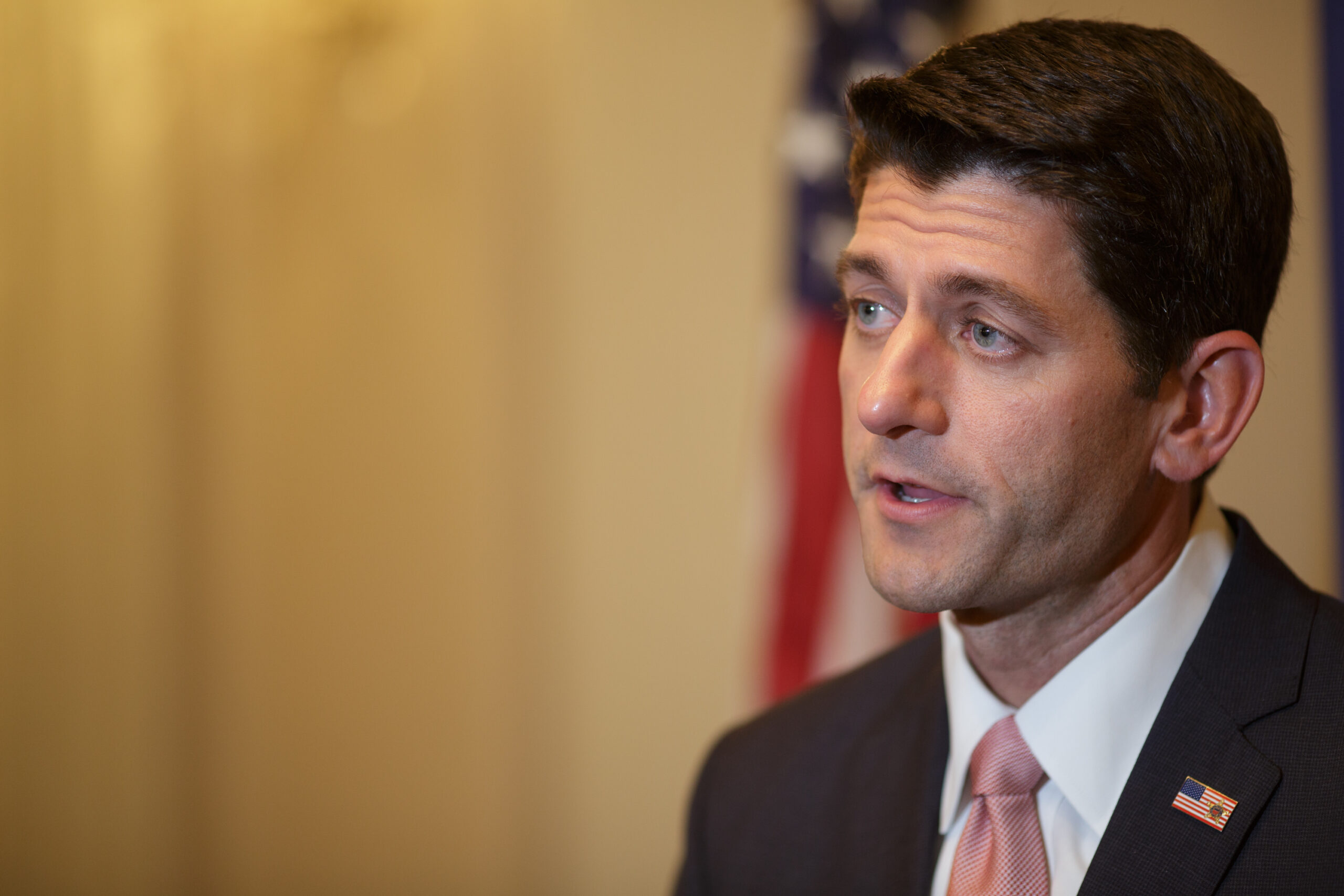 Obama points toward liberal strategy on business taxes