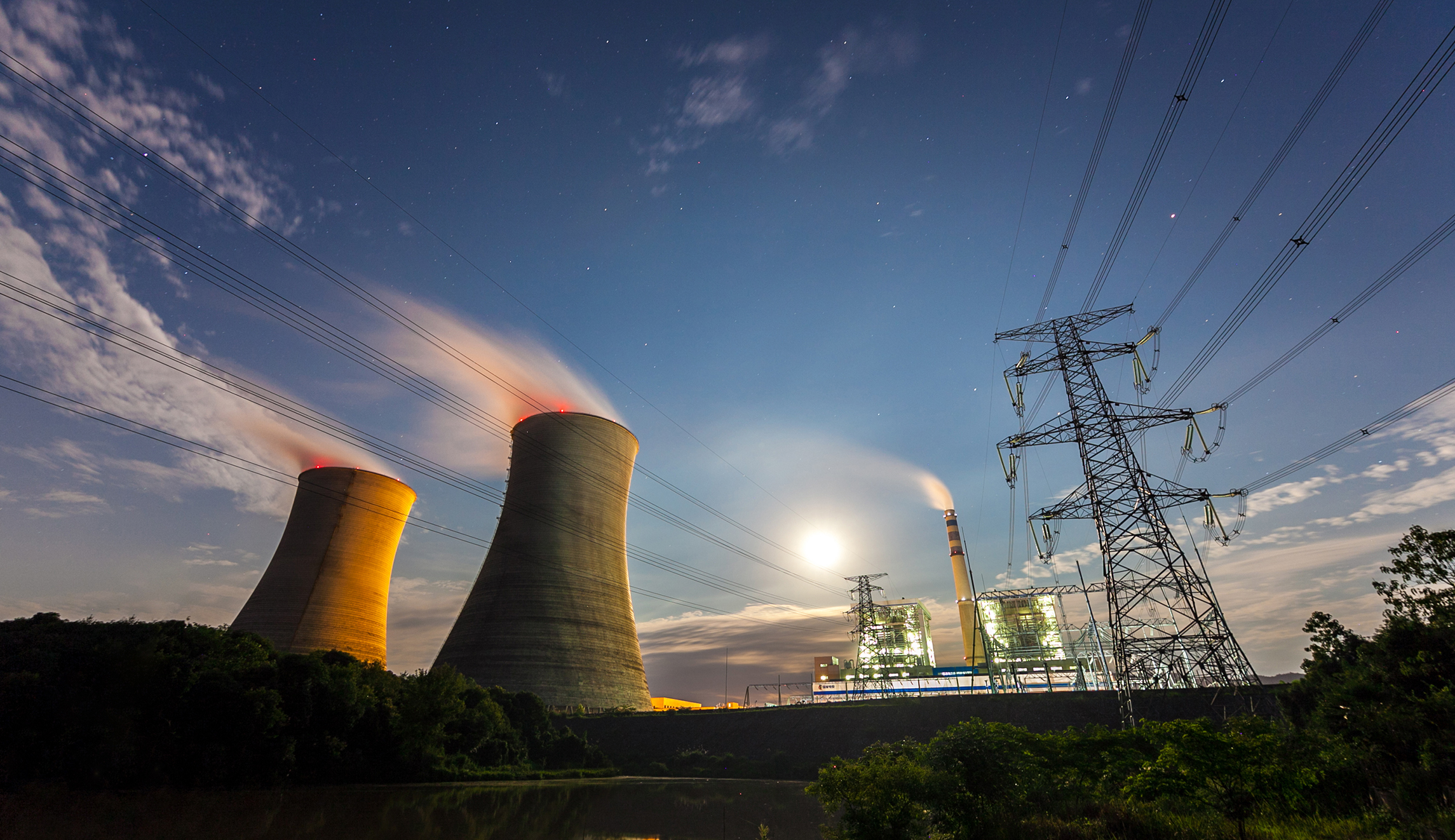 To prevent electricity shortages, save nuclear and coal plants