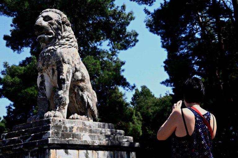 Greek PM says important tomb found in northern dig