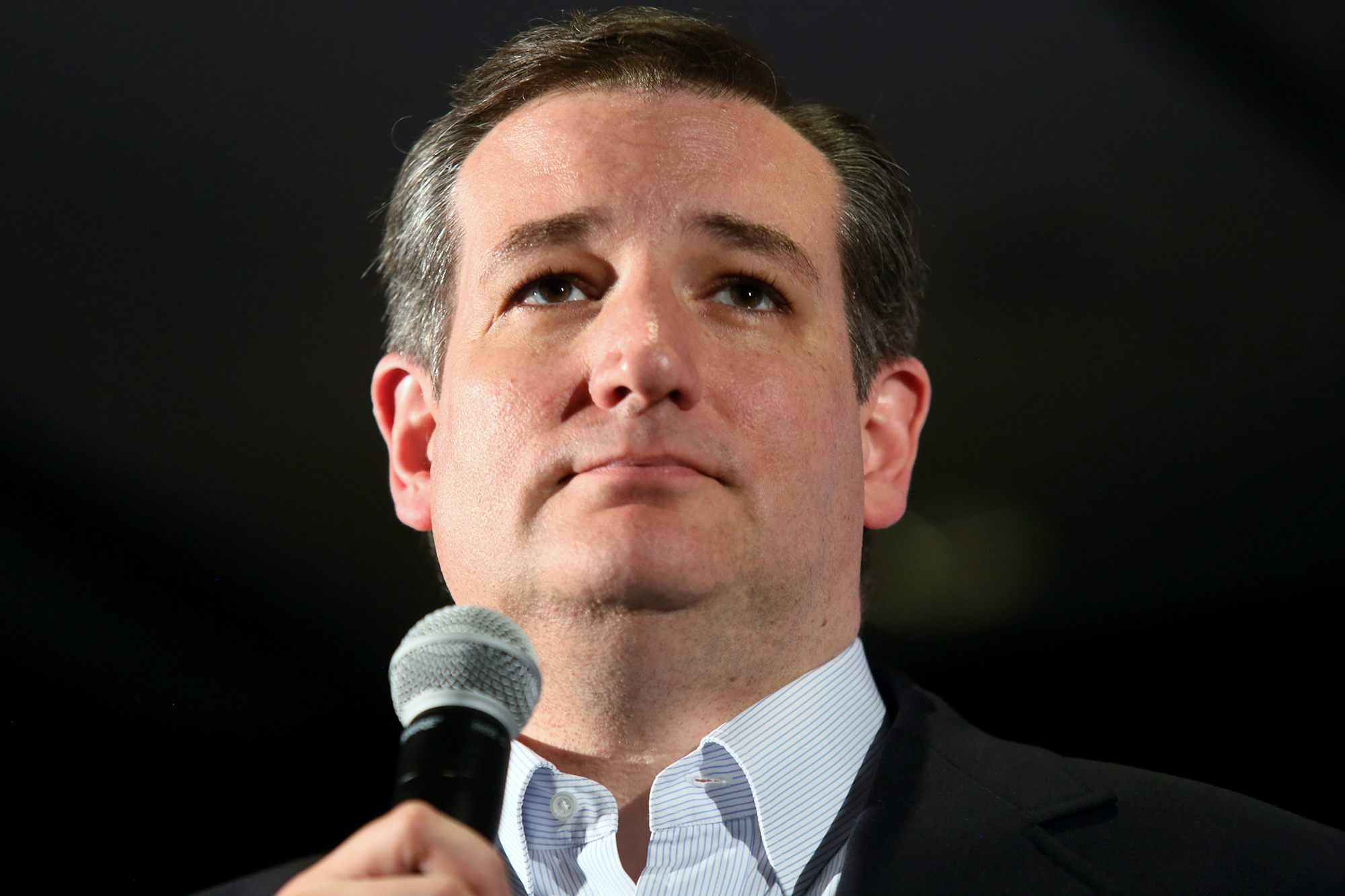 Cruz suggests prison for Clinton