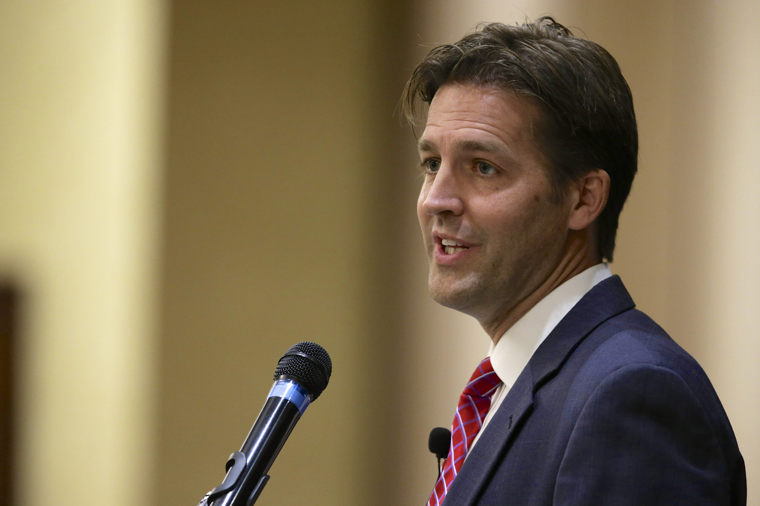 GOP senator to block Obama noms over co-op closures