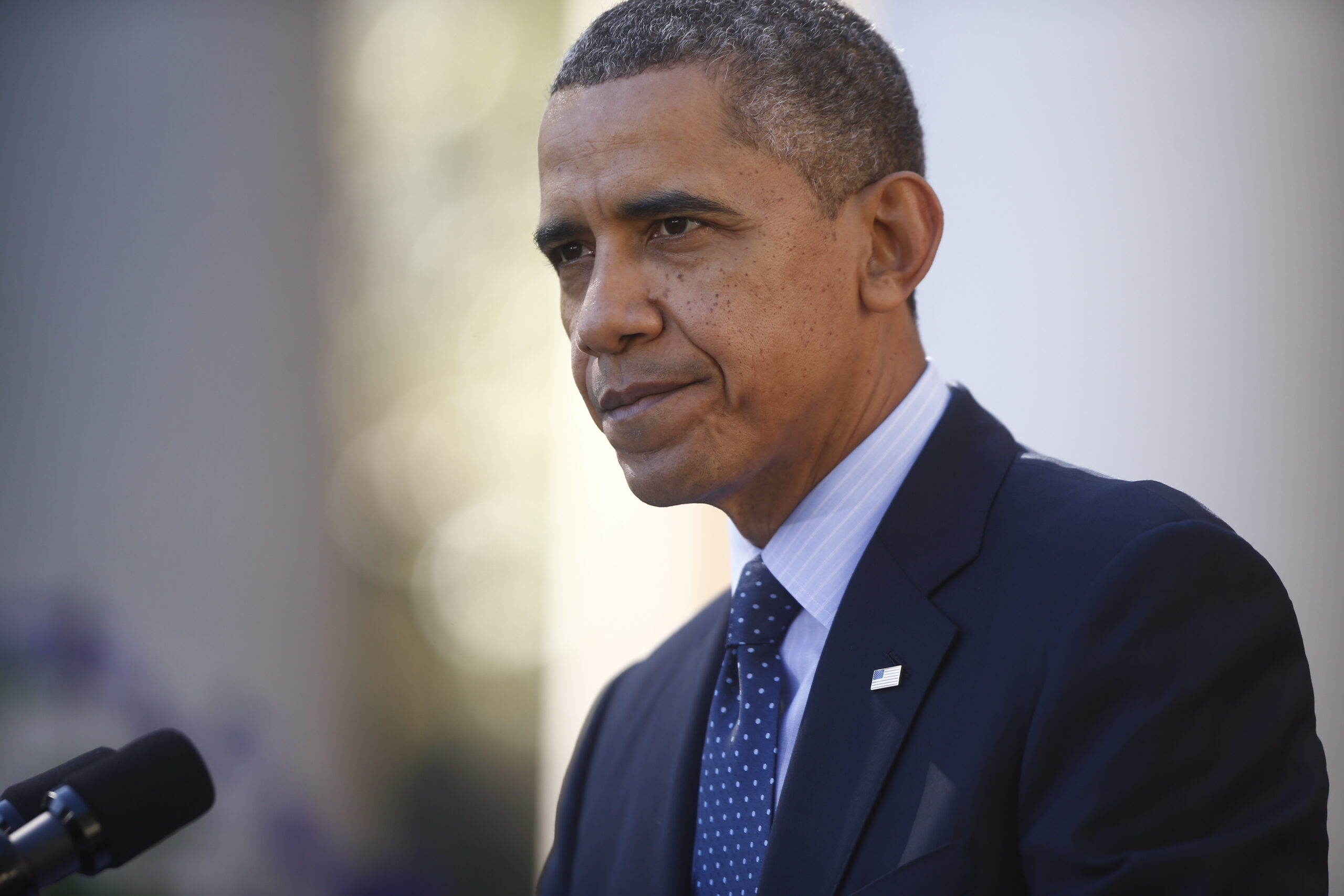 1-800 number President Obama touted refers people to buggy Healthcare.gov
