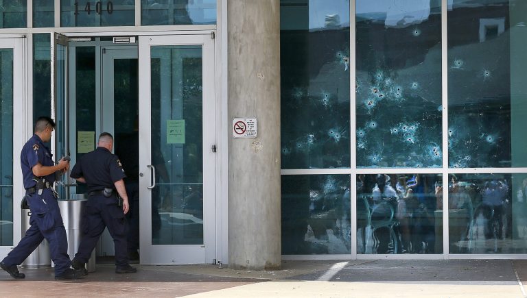 The Amarillo Police Department said the suspect is apparently dead and that, —œhostages inside are safe.—&pound; (AP Photo/Ron Jenkins)