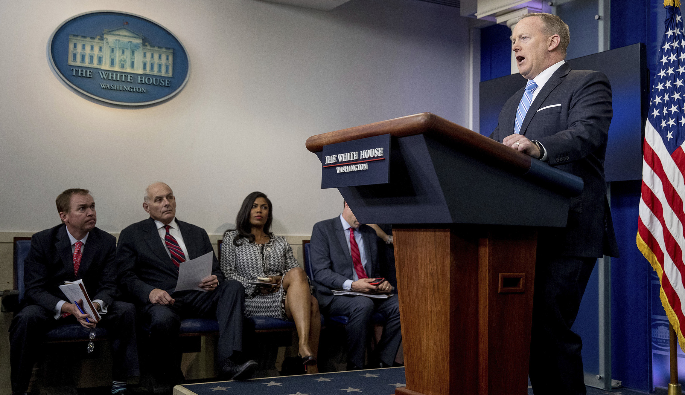 Reporters erupt when Spicer ends press conference without taking questions