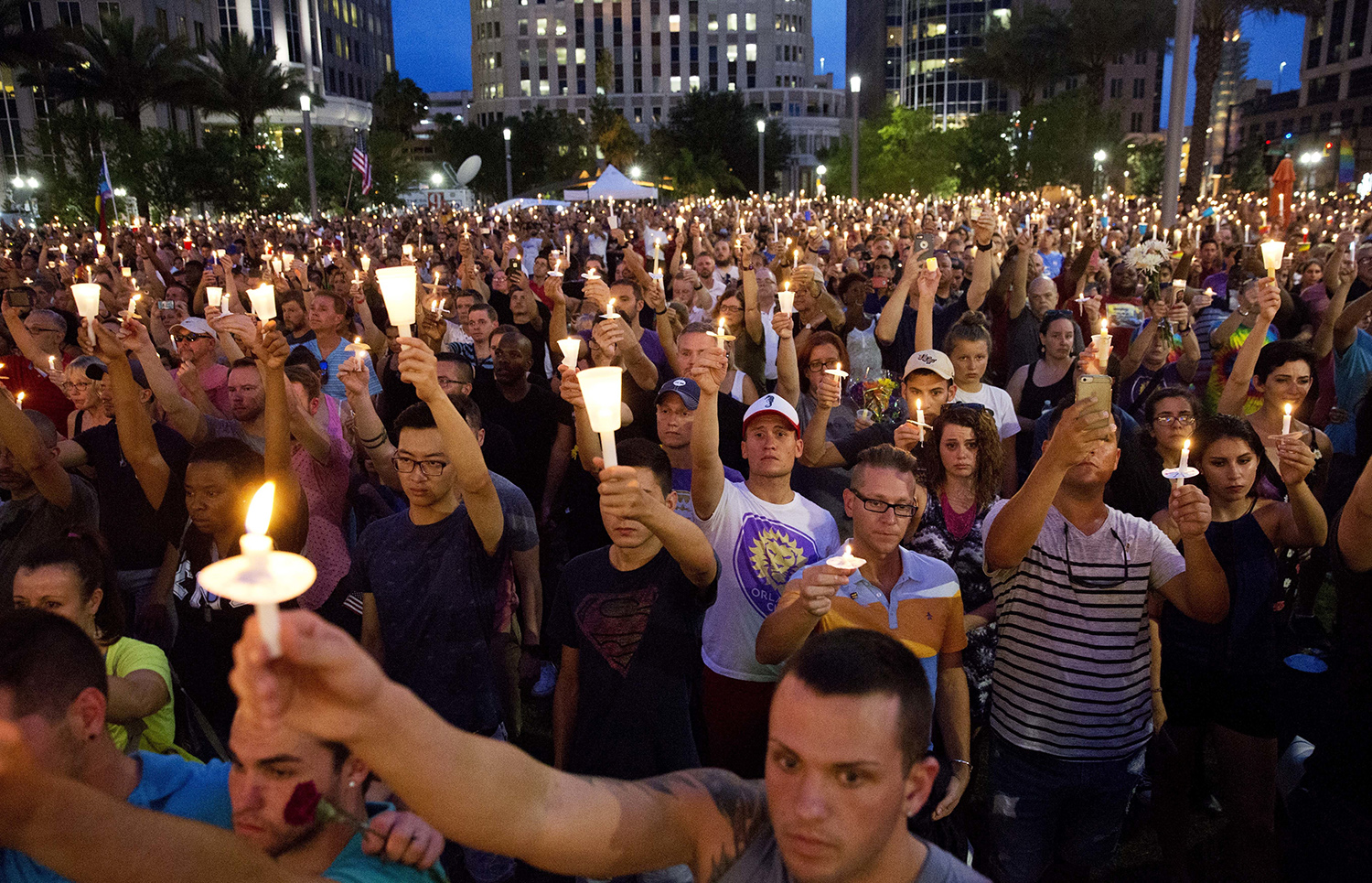 190 entertainers, artists urge Congress to pass gun control