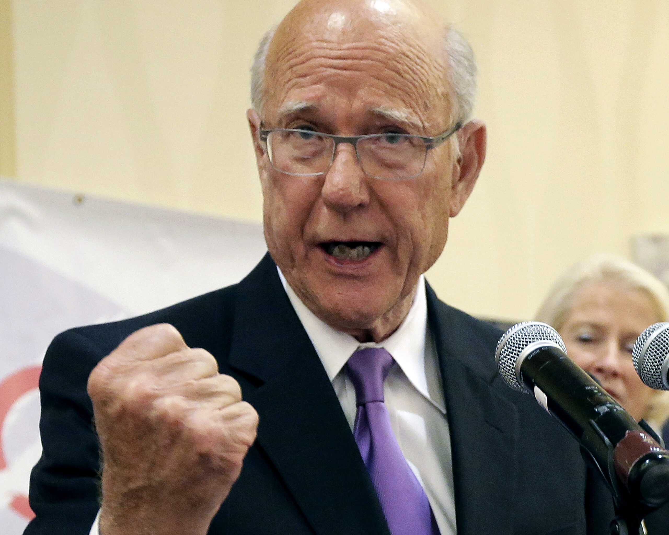 Pat Roberts taps new campaign manager