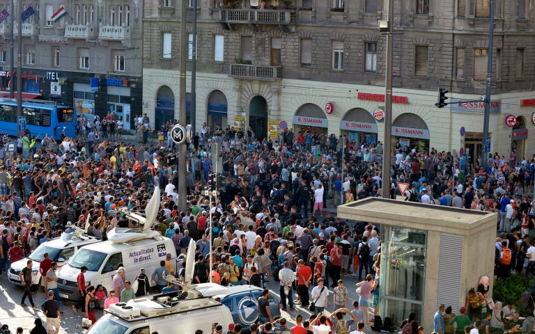 ‘Total chaos,’ ‘Germany’s problem:’ Europe fumbles massive refugee crisis