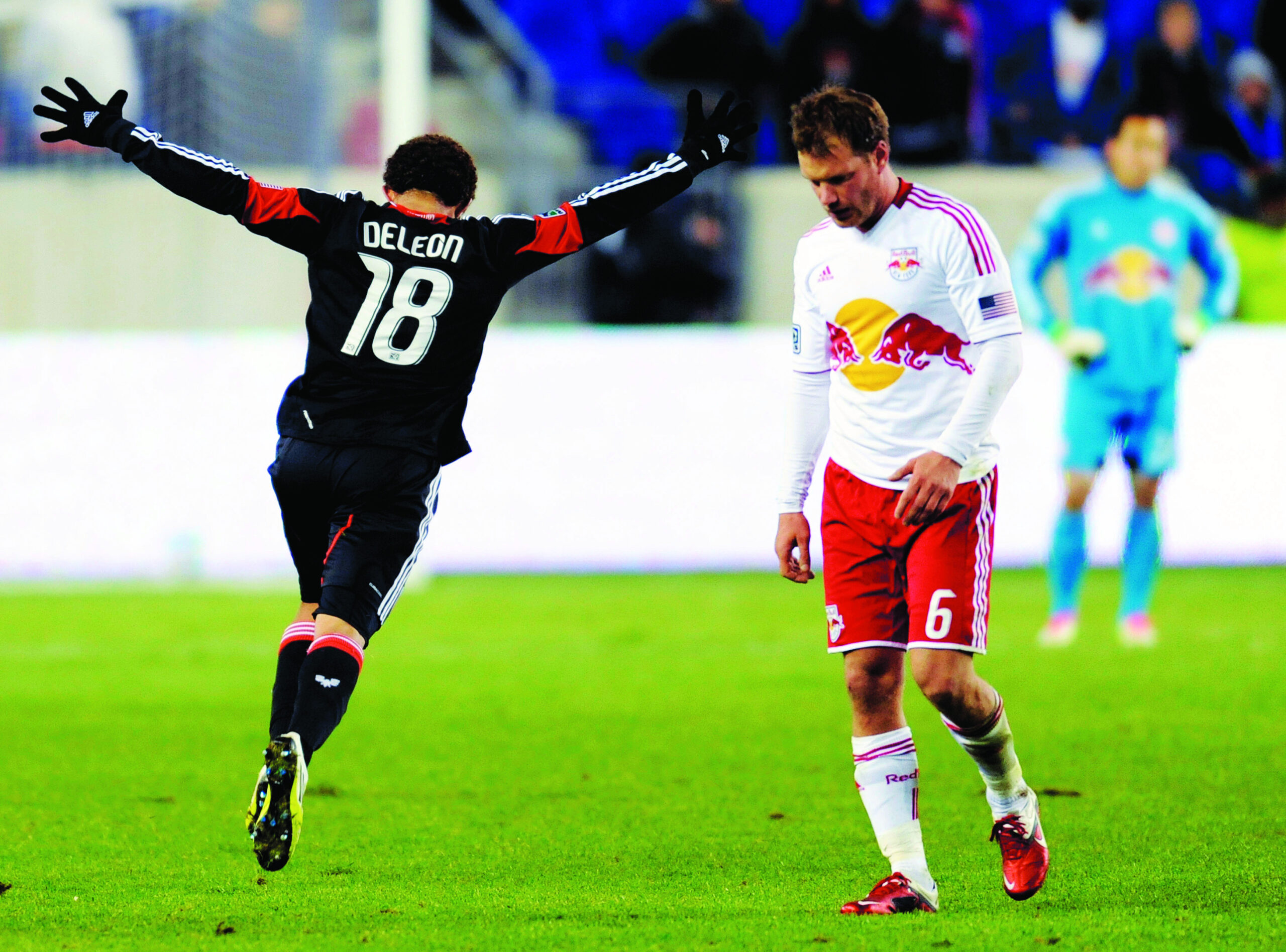 D.C. United weathers a penalty kick, scores late to advance