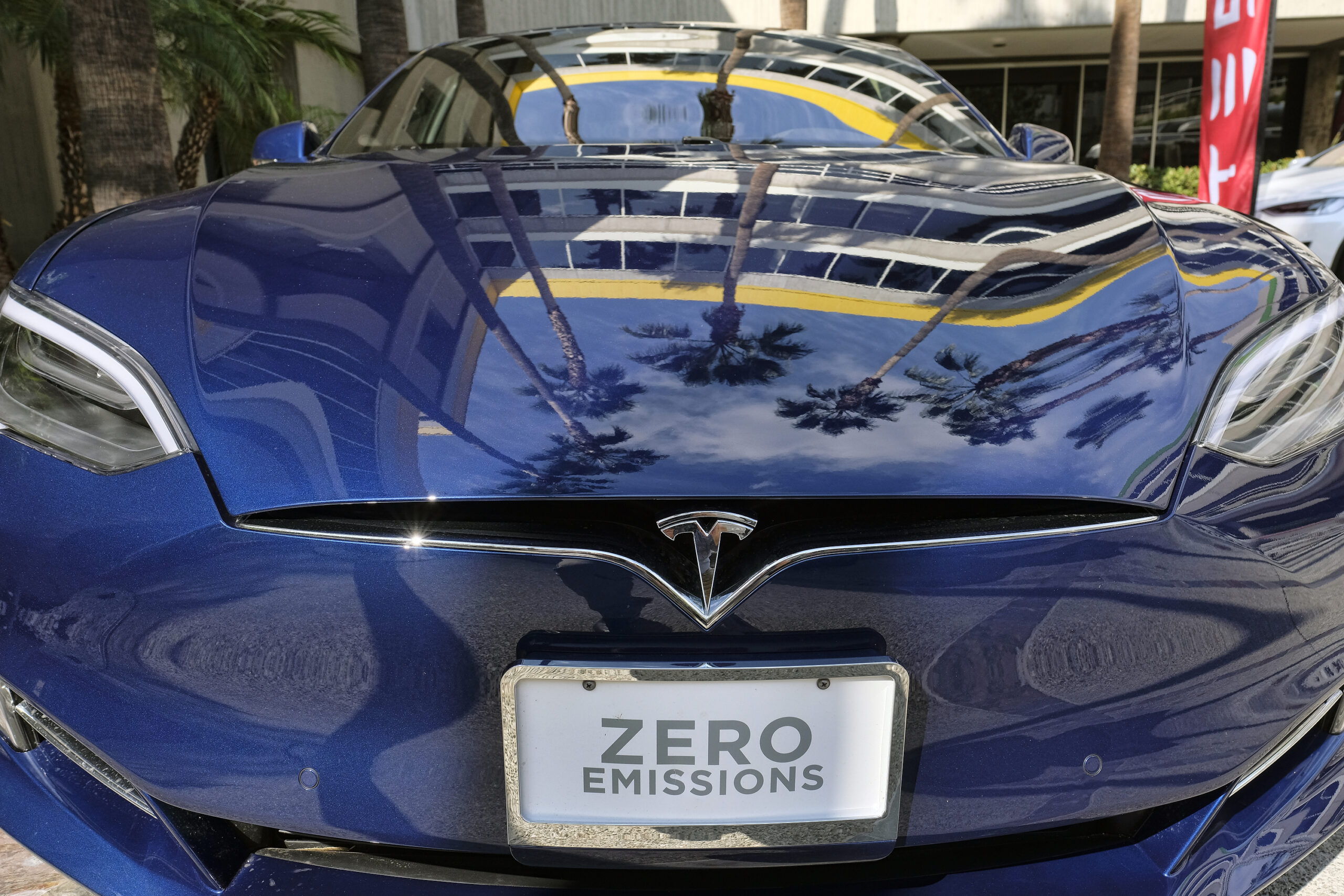 Democrats look to fit electric car credits into EPA’s ethanol mandate