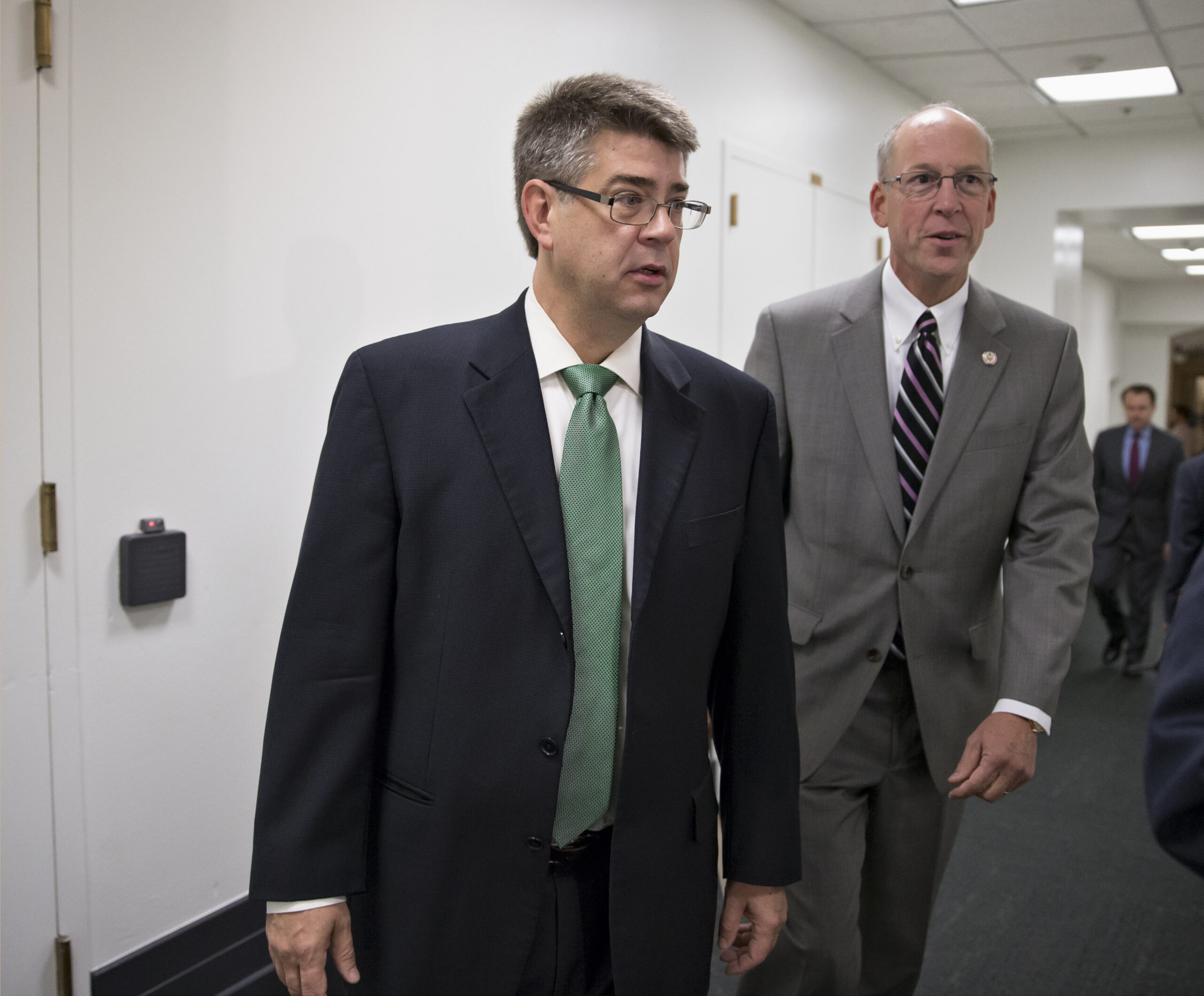 During shutdown, congressional pay strikes a nerve