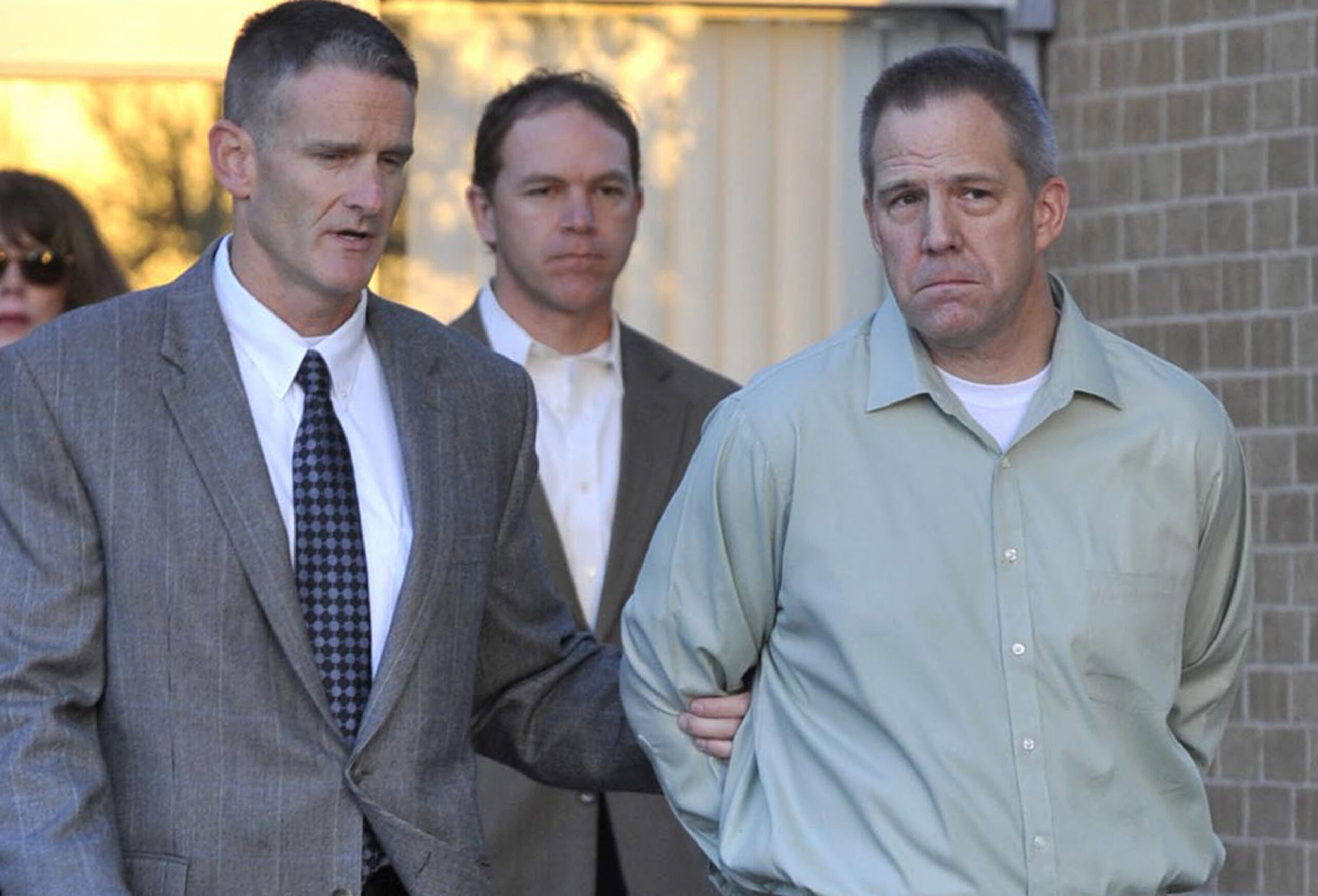 Judge: Disruptive JetBlue pilot to stand trial