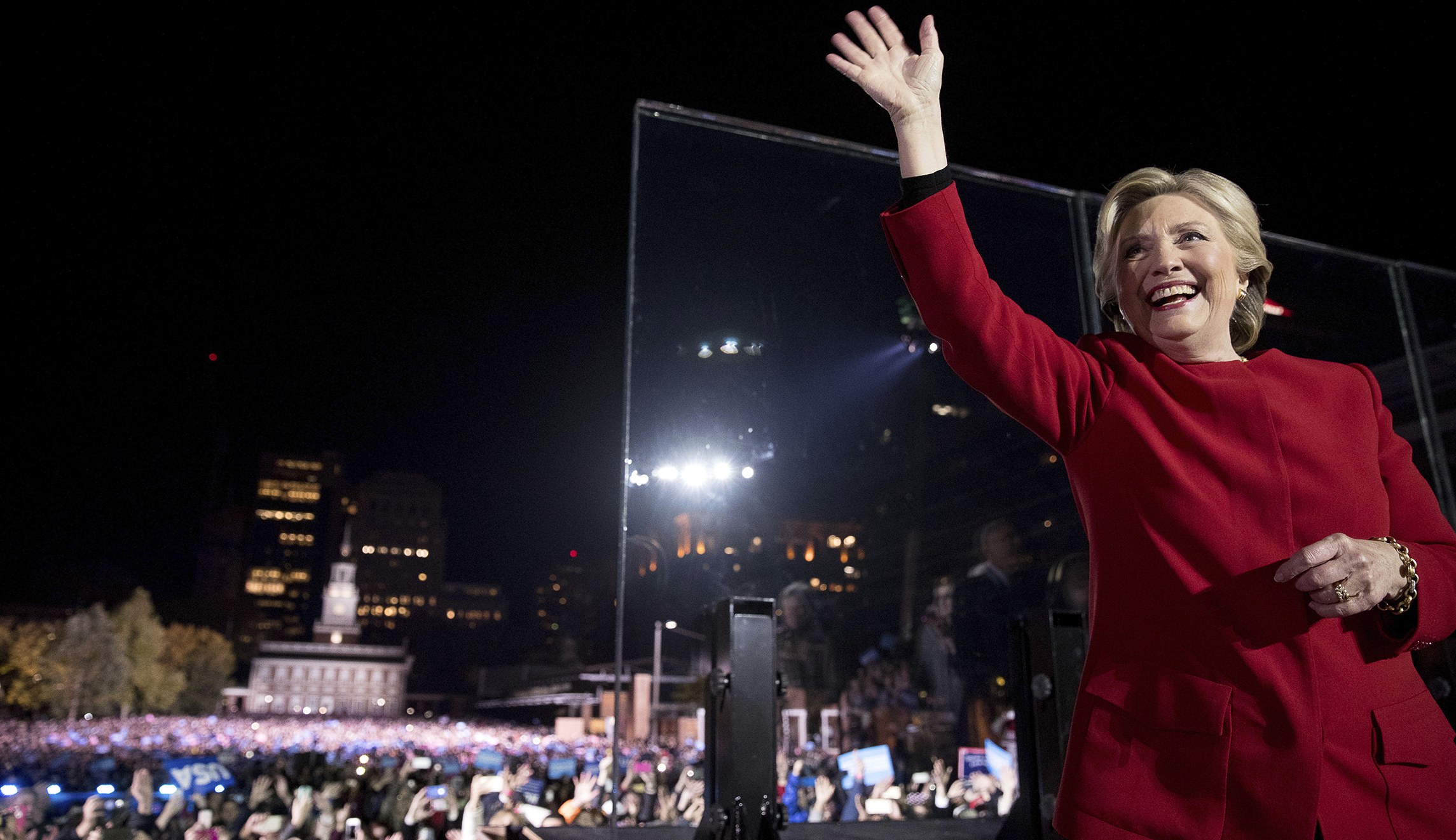 Con artist gets prison term for pretending she had access to Clinton campaign