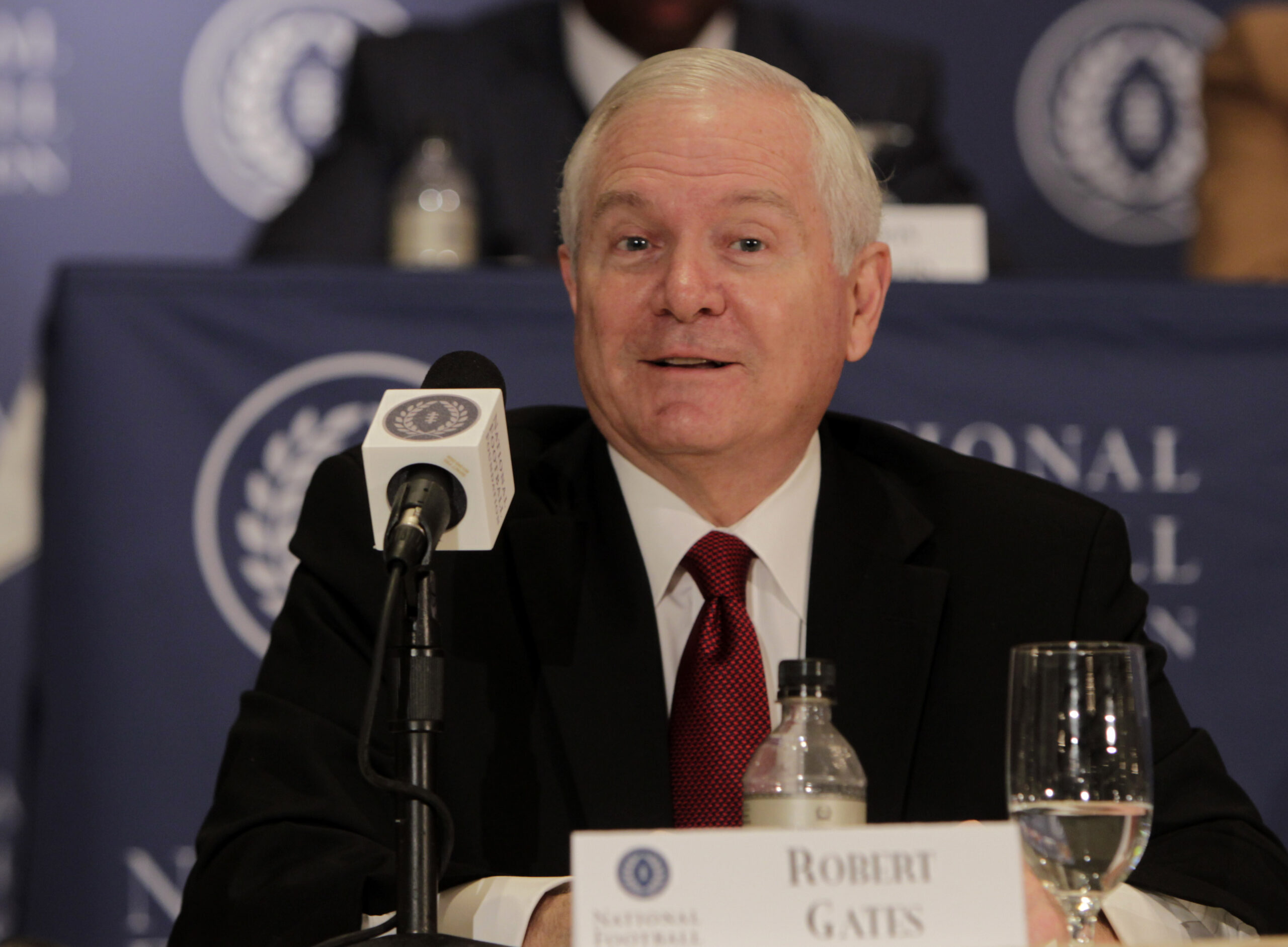 Robert Gates shoots down GOP plans to fight ISIS