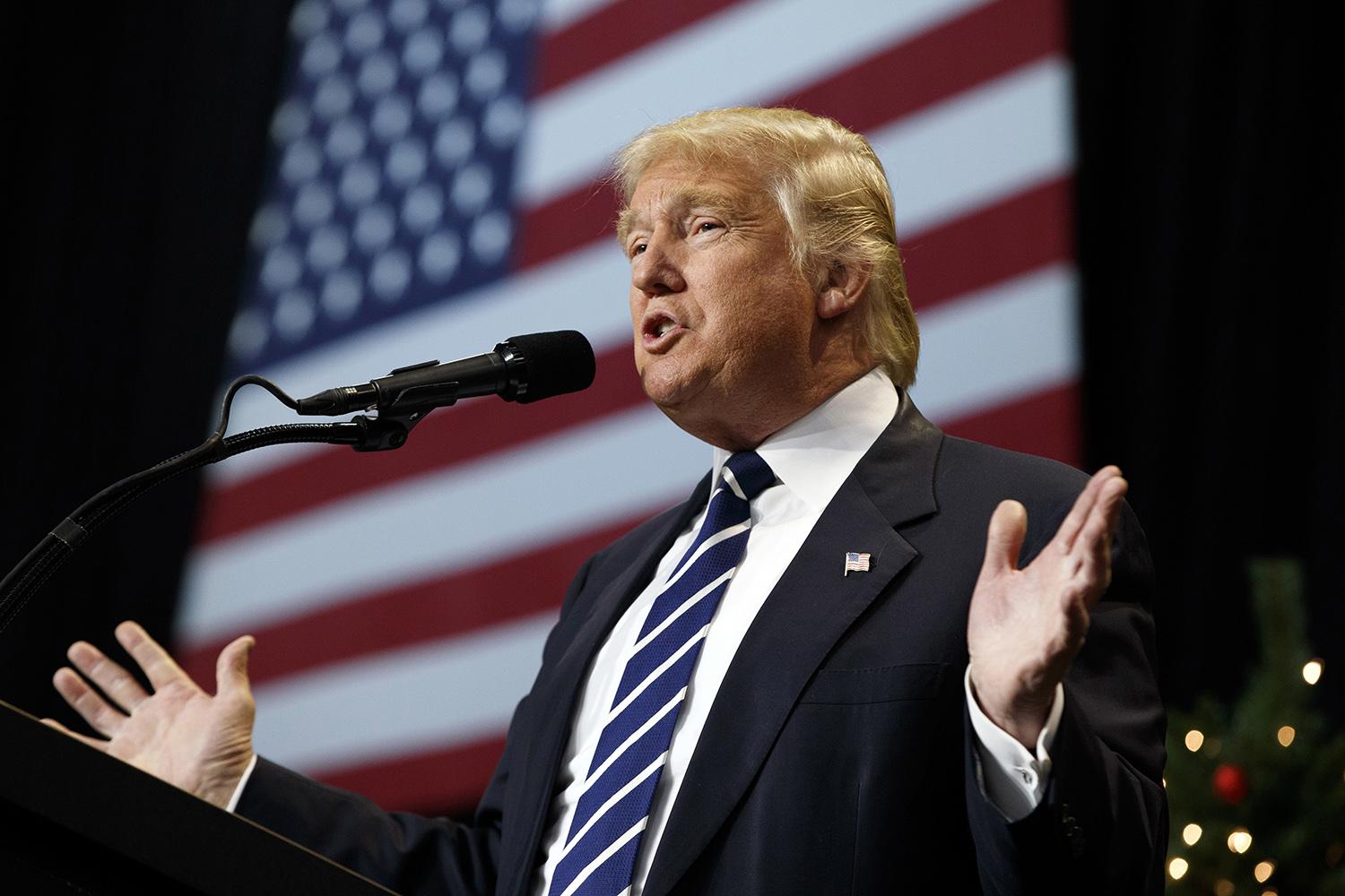 Trump lashes out at transparency critics over Twitter