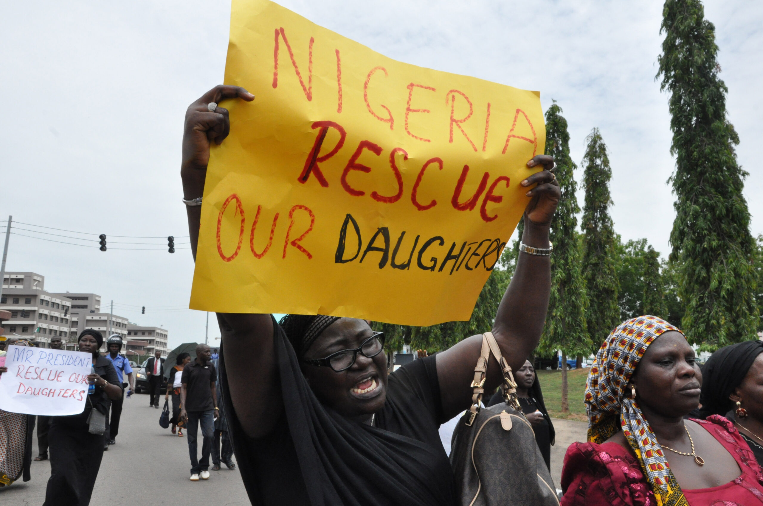 Nigerian leader: New order to free abducted girls