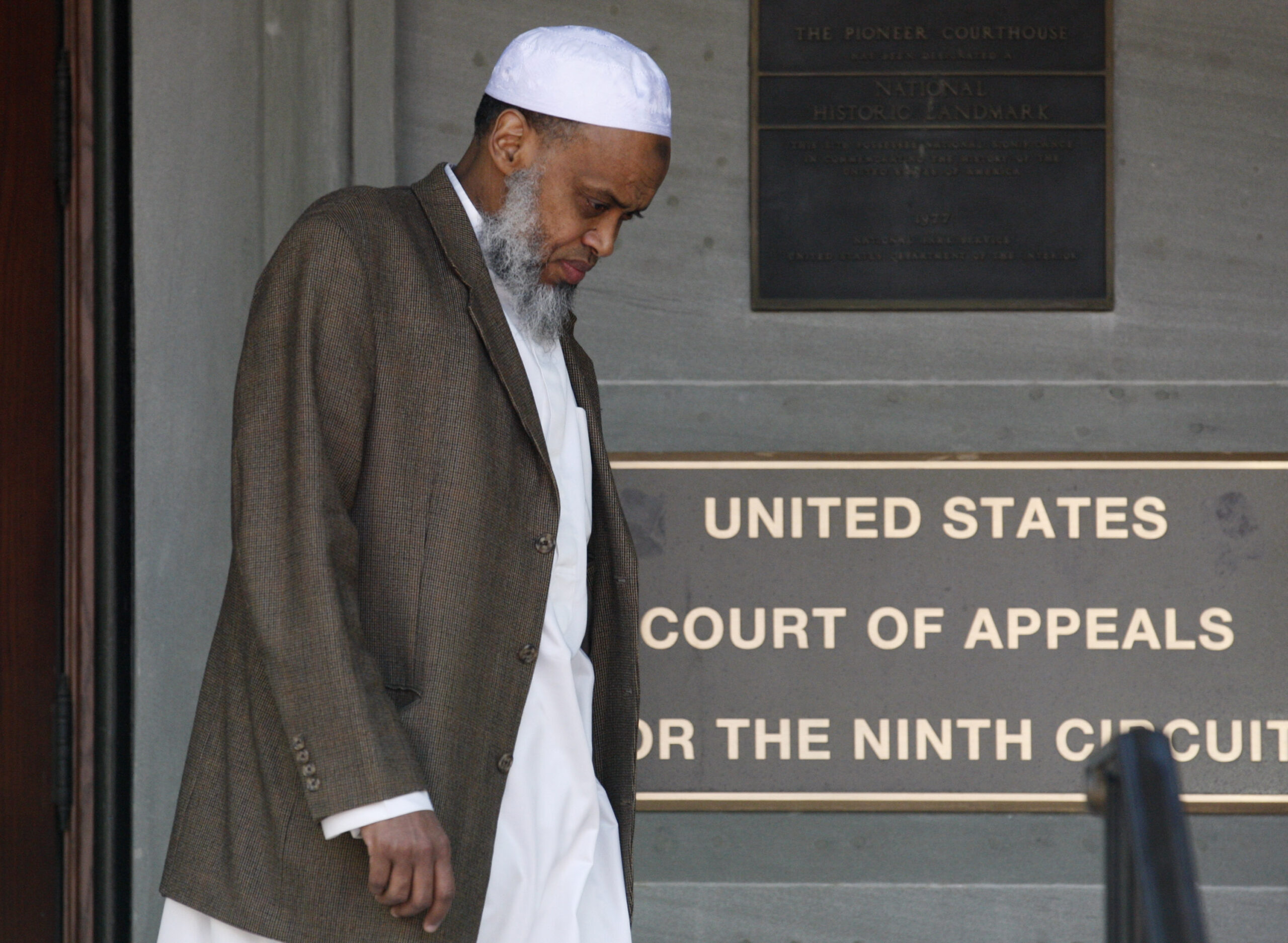 Judge: No-fly list violates constitutional rights