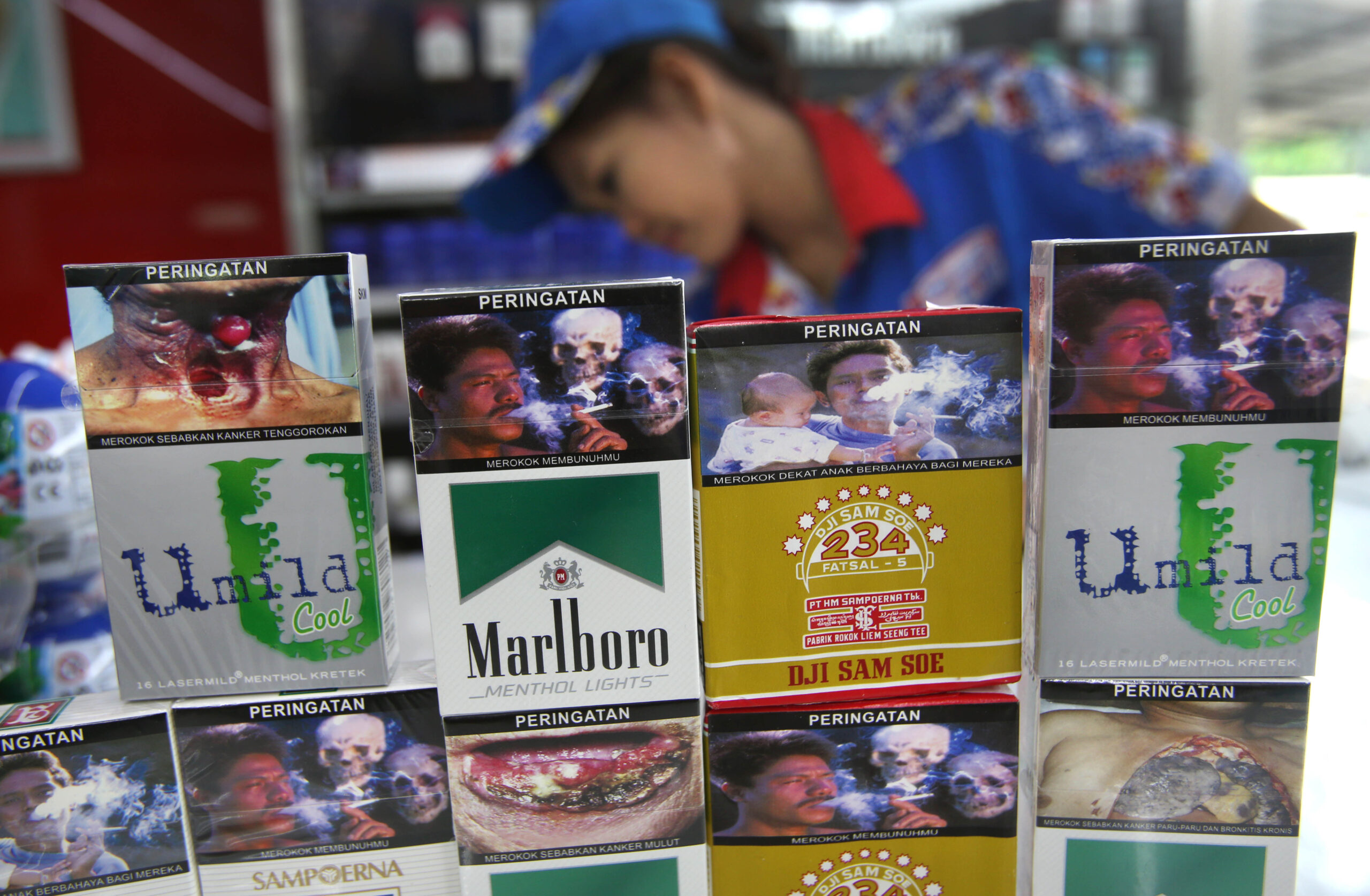 More countries adding graphic warnings to smokes