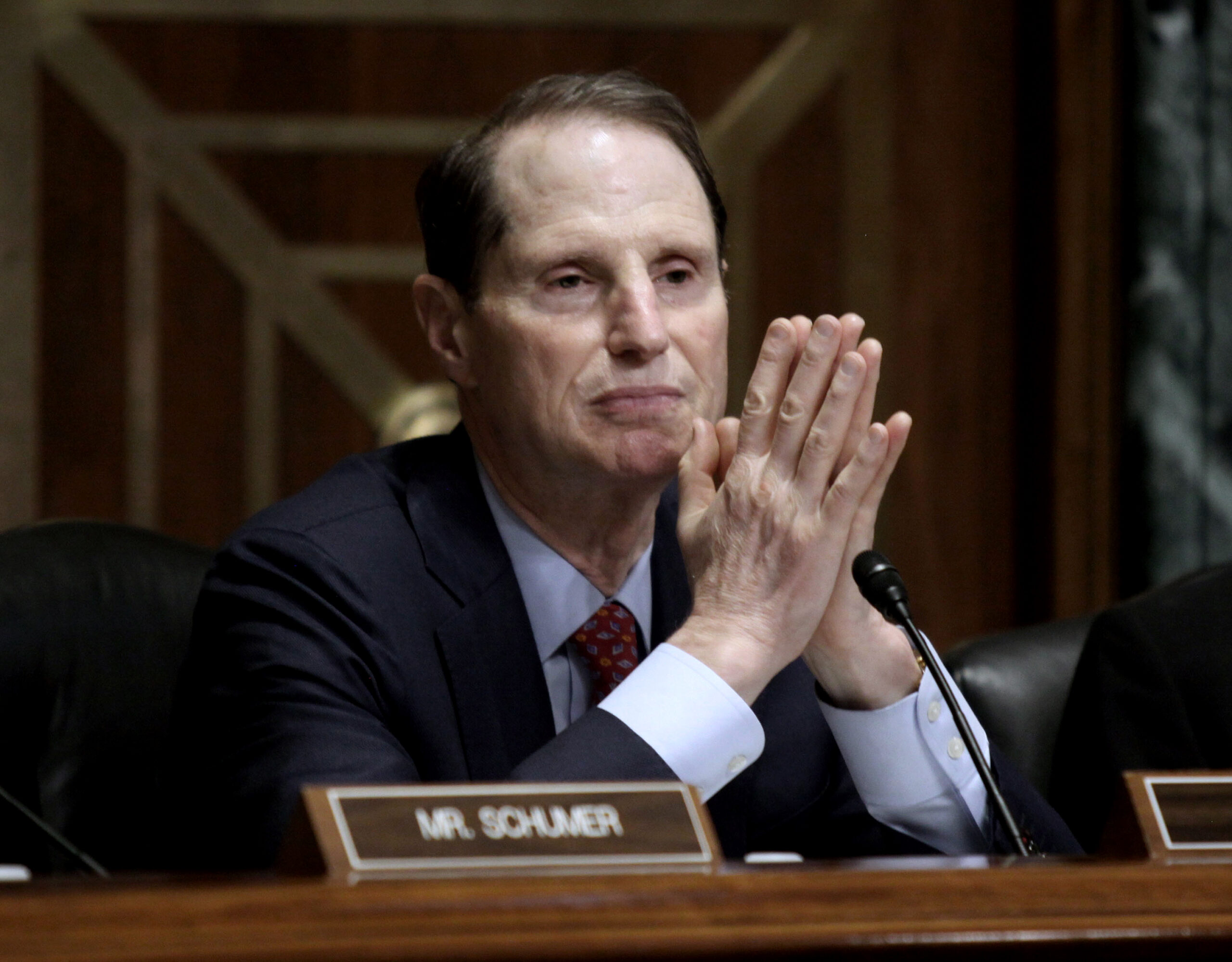 Ron Wyden: Clinton ordeal proves need to rein in federal agencies