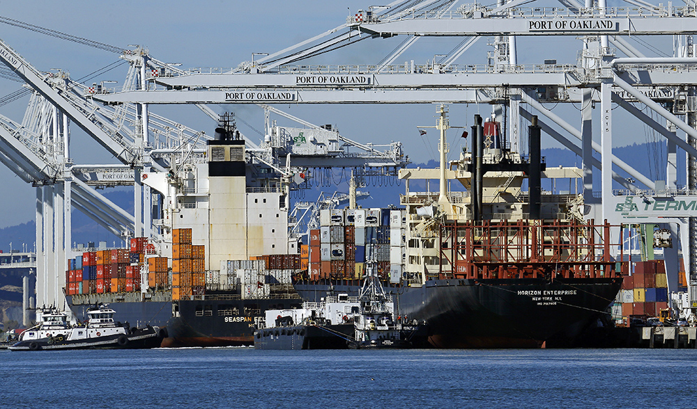 Trump blames trade deficits for slow economic growth in 2016