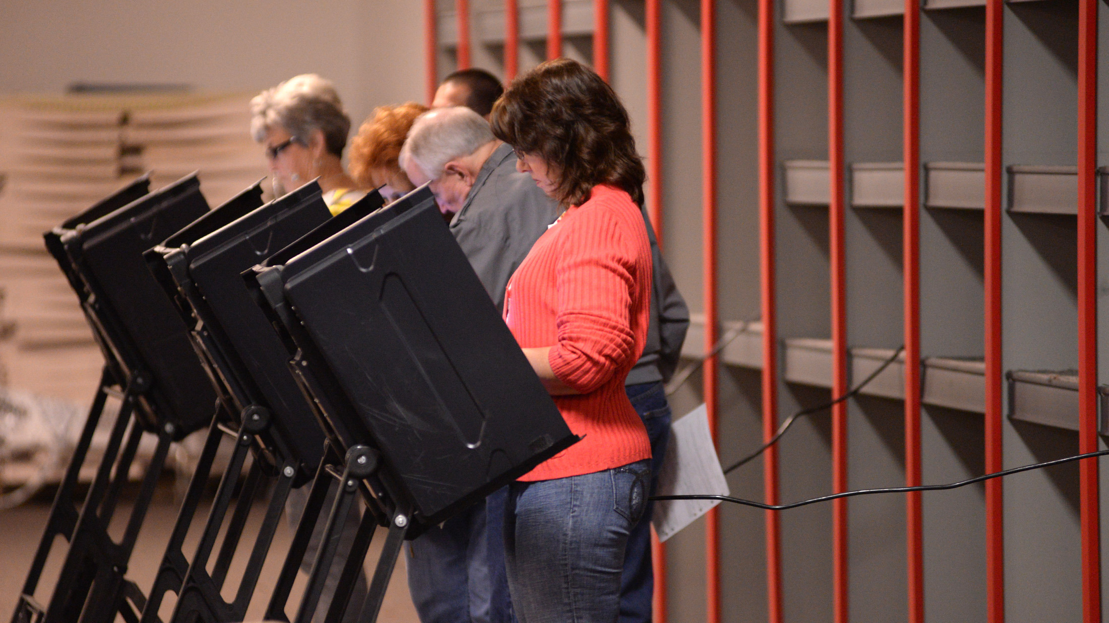 Americans love community, hate politics