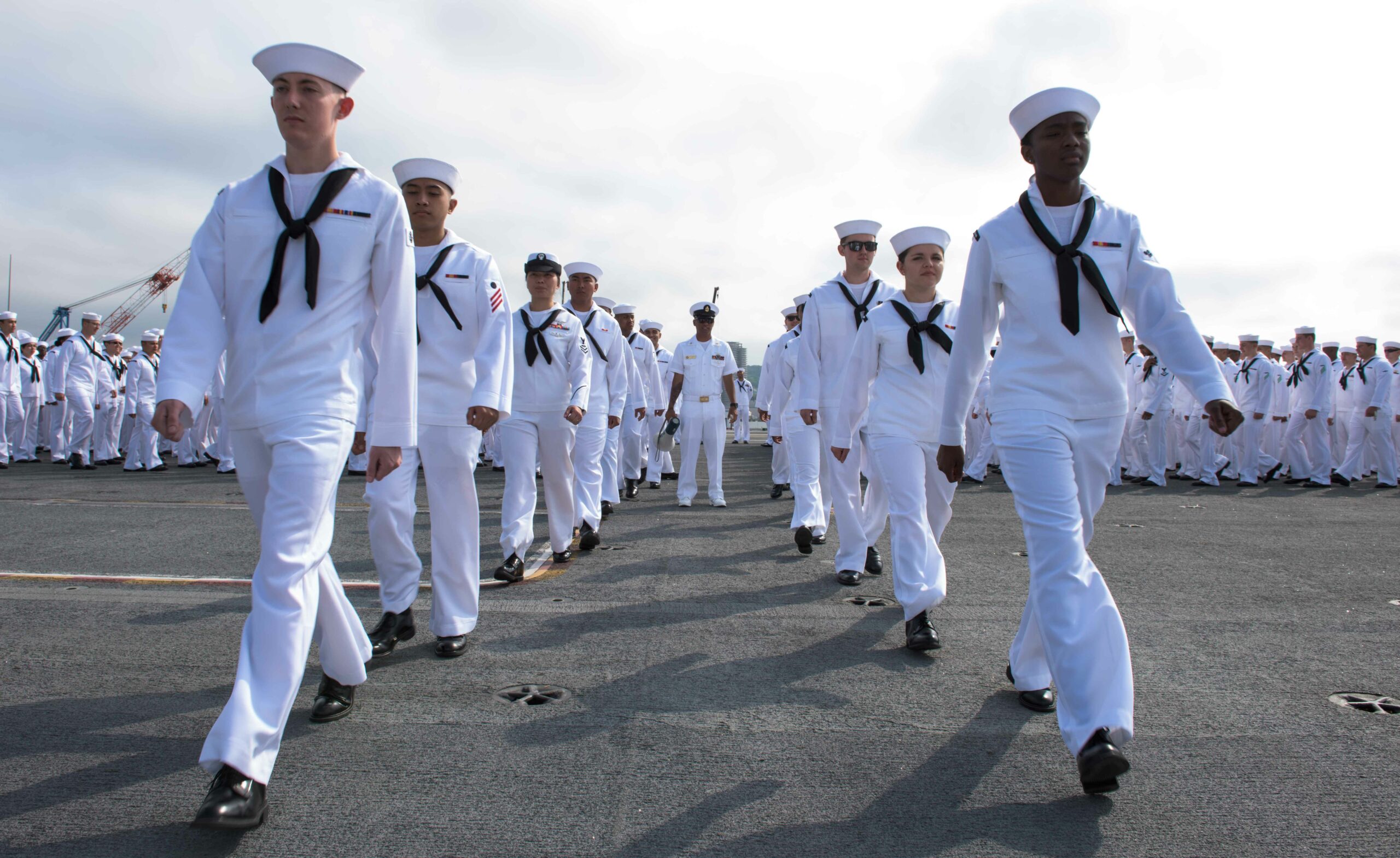Aircraft carrier Reagan leaves port to relieve Vinson strike group amid North Korea tensions