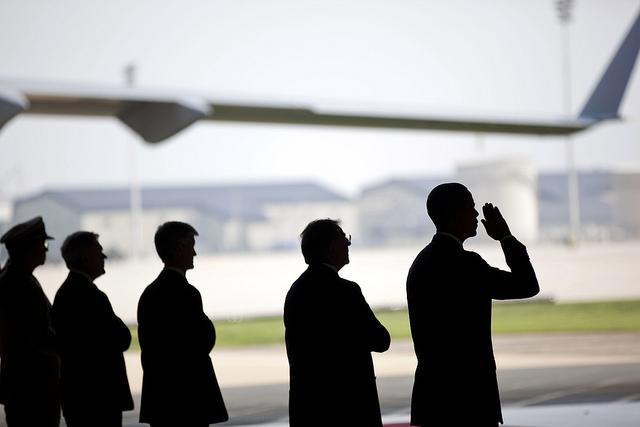 Carney: Fallen SEALS photo was controlled release