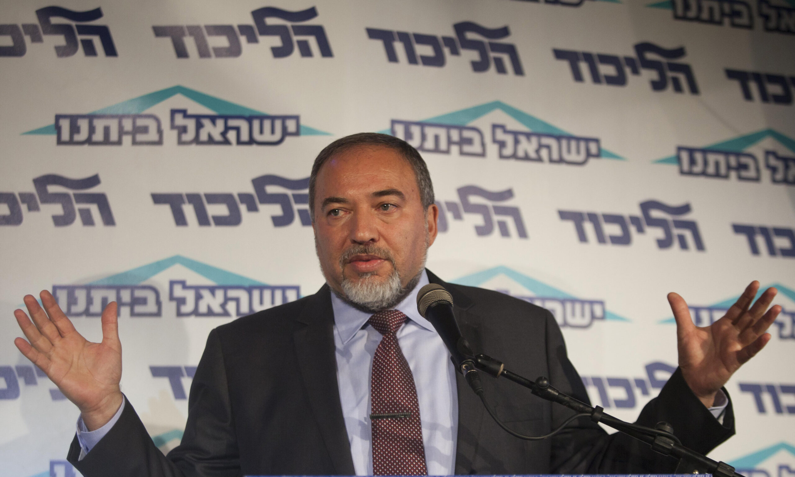 Lieberman pre-election exit roils Israeli politics