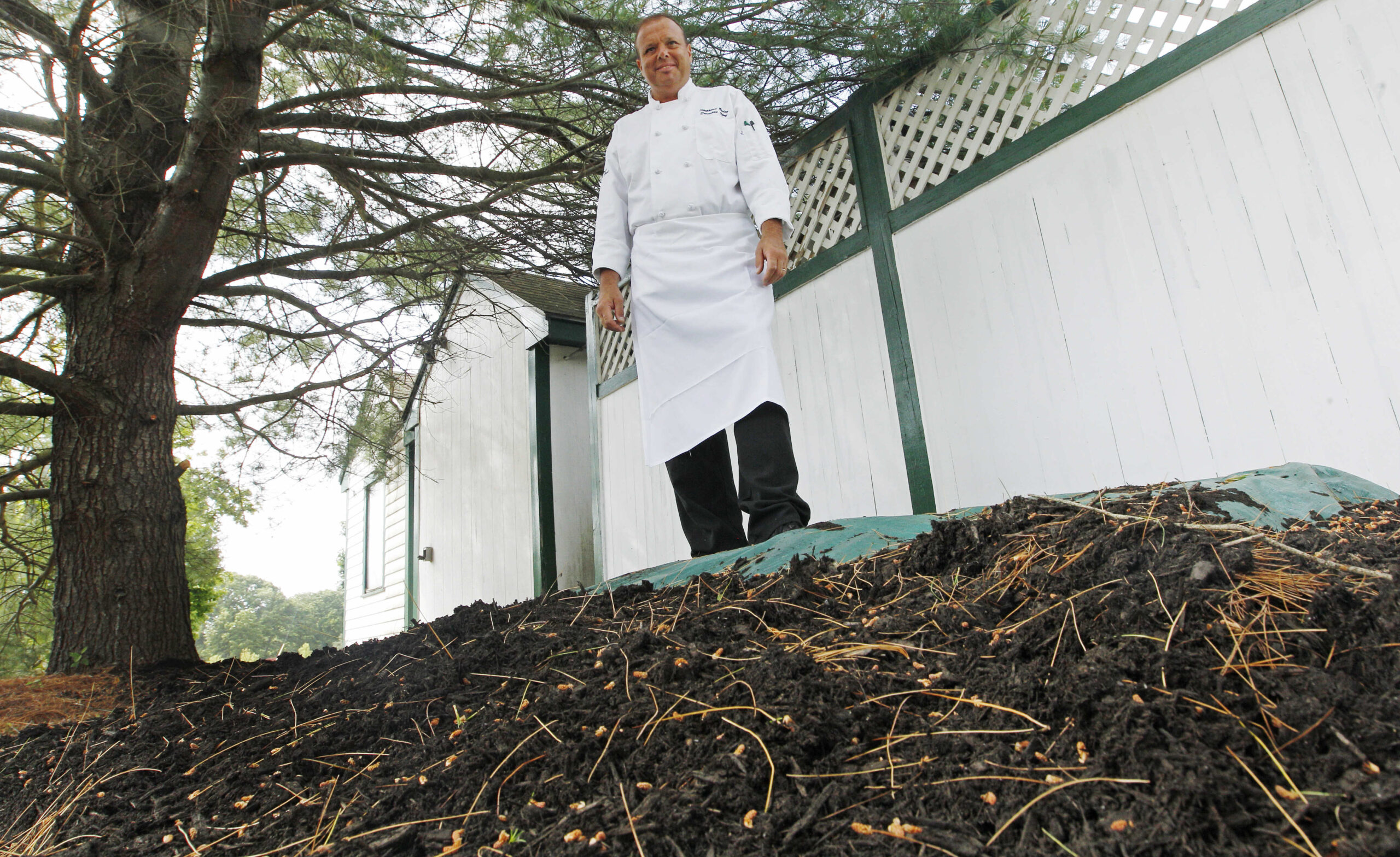 Japanese composting may be new food waste solution