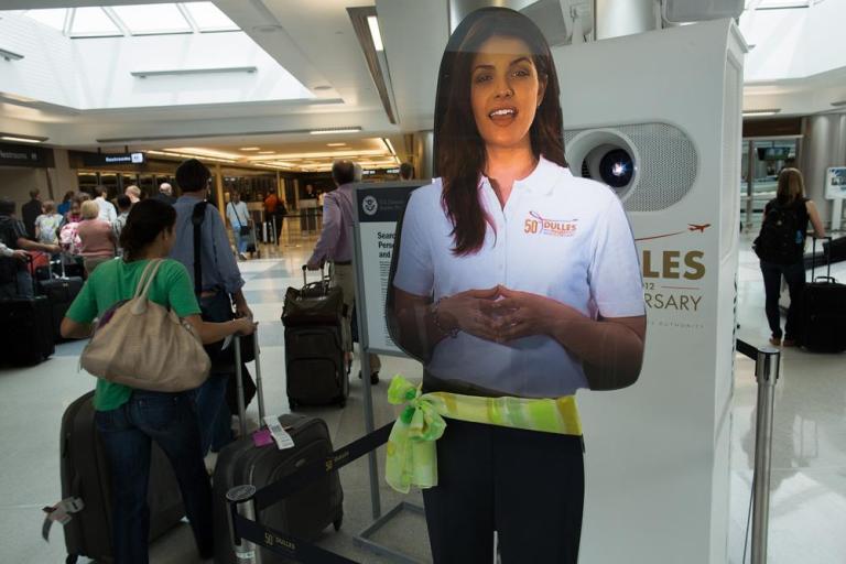 Dulles airport hologram is first test for U.S. airport