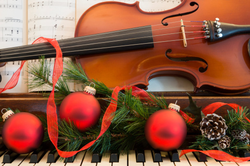 Fiddle dee dee with a Leahy Family Christmas