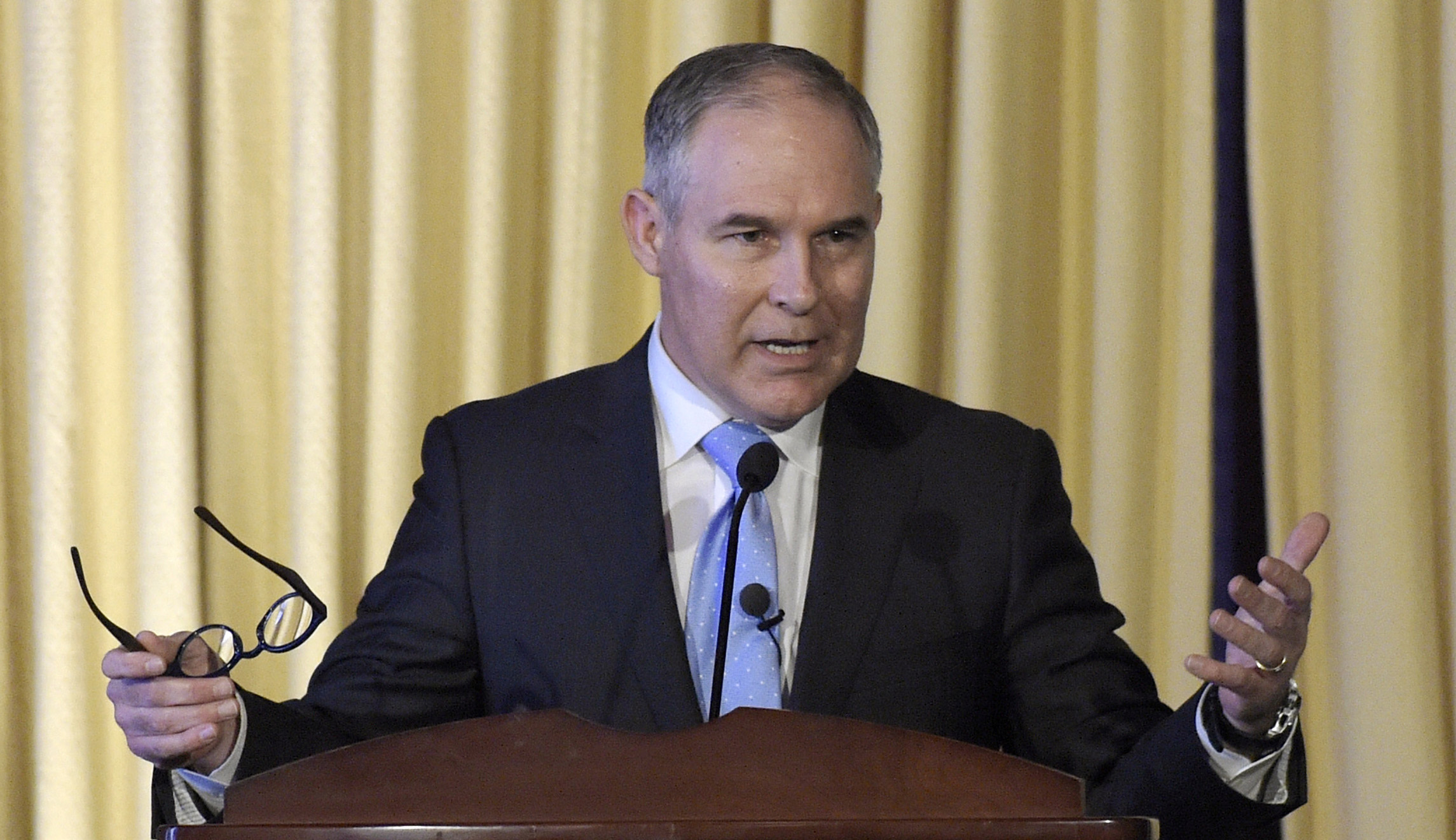 Environmental watchdog calls for probe into Pruitt’s bodyguard detail