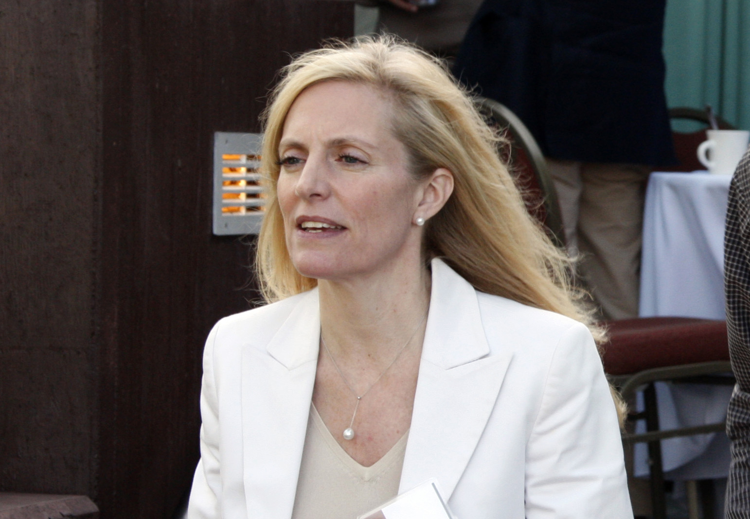 Fed official: Overseas turmoil enough to keep rates at zero