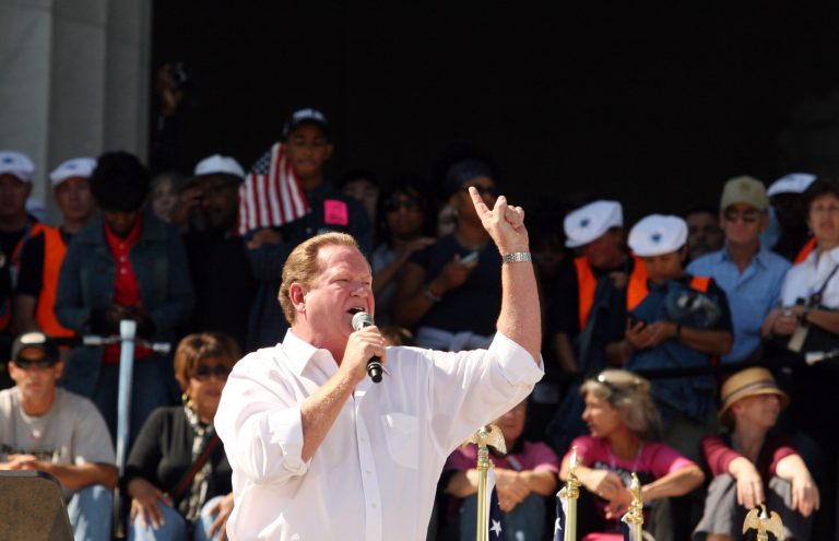 Freelance reporter Evan Gahr has been covering an under-the-radarÂ lawsuit againstÂ liberal MSNBC hostÂ Ed Schultz involving aÂ former business partner of his. (Getty Image)