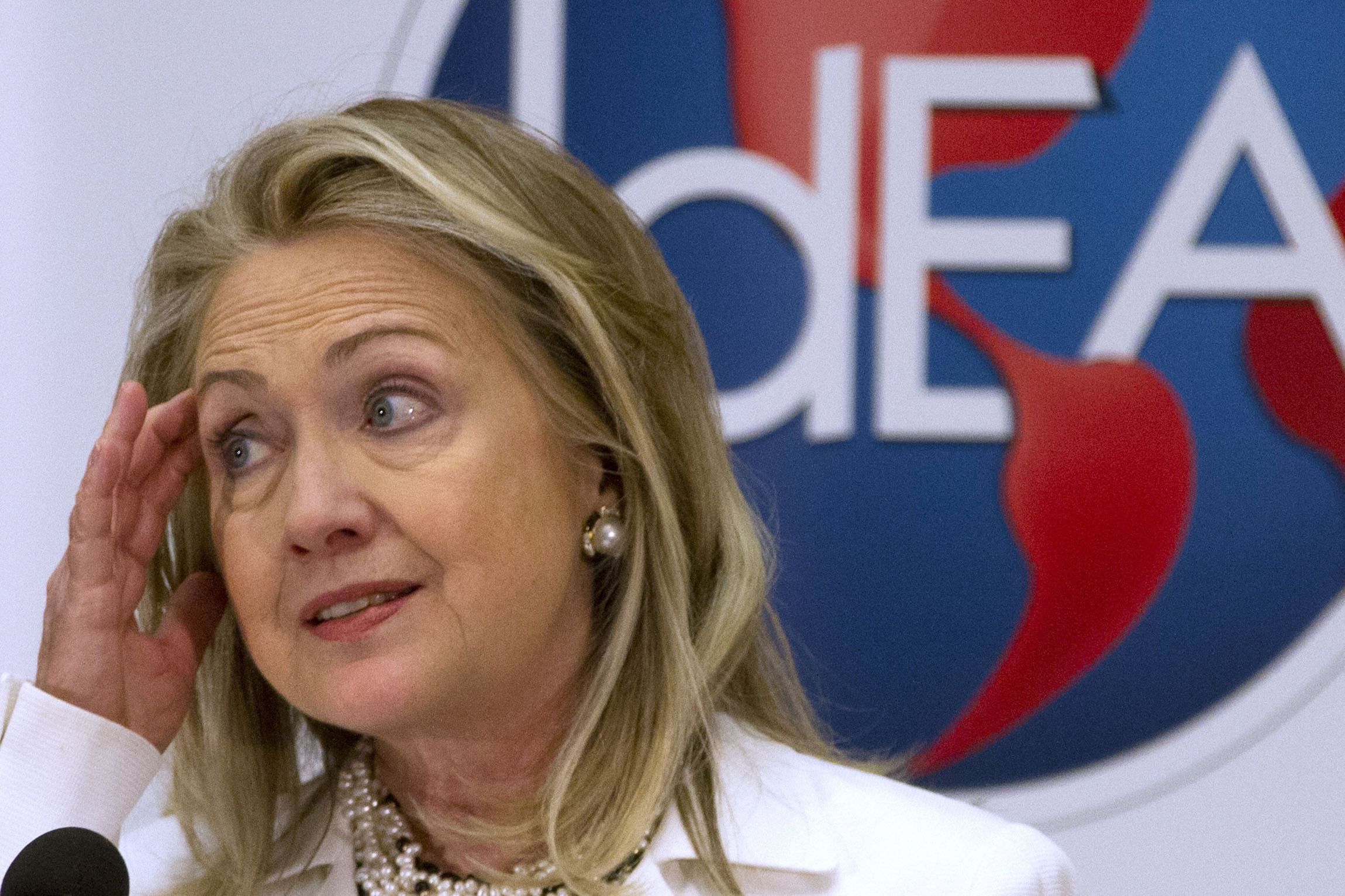 FBI: Clinton unable to locate any of 13 personal devices she used