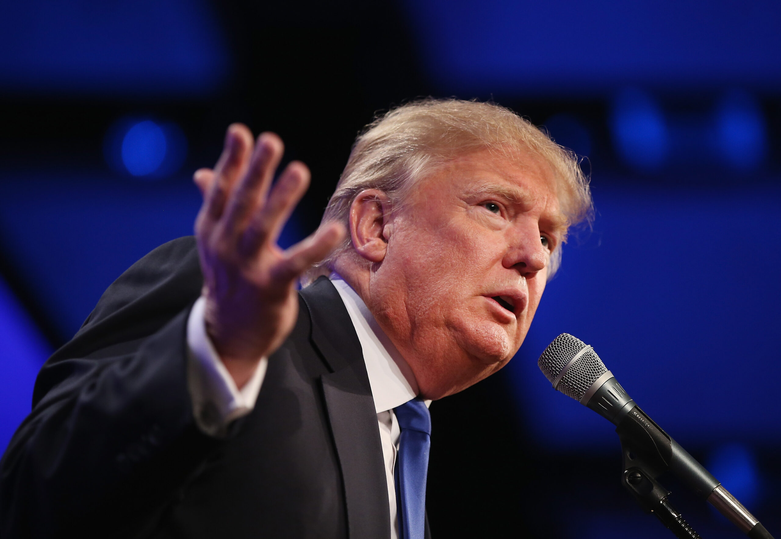 WH: Trump should apologize to vets for McCain comments
