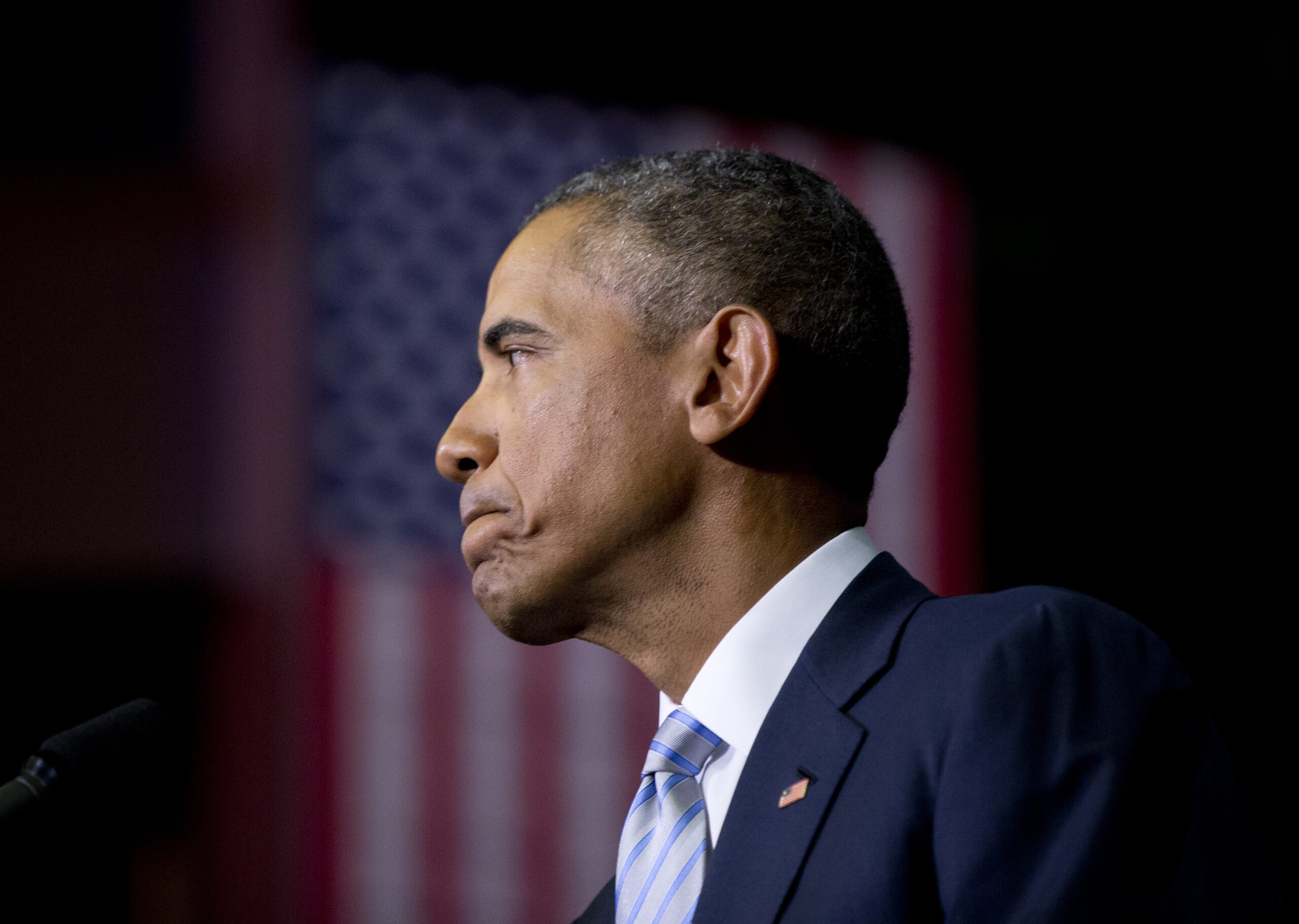 Obama handcuffs America in war on terrorism