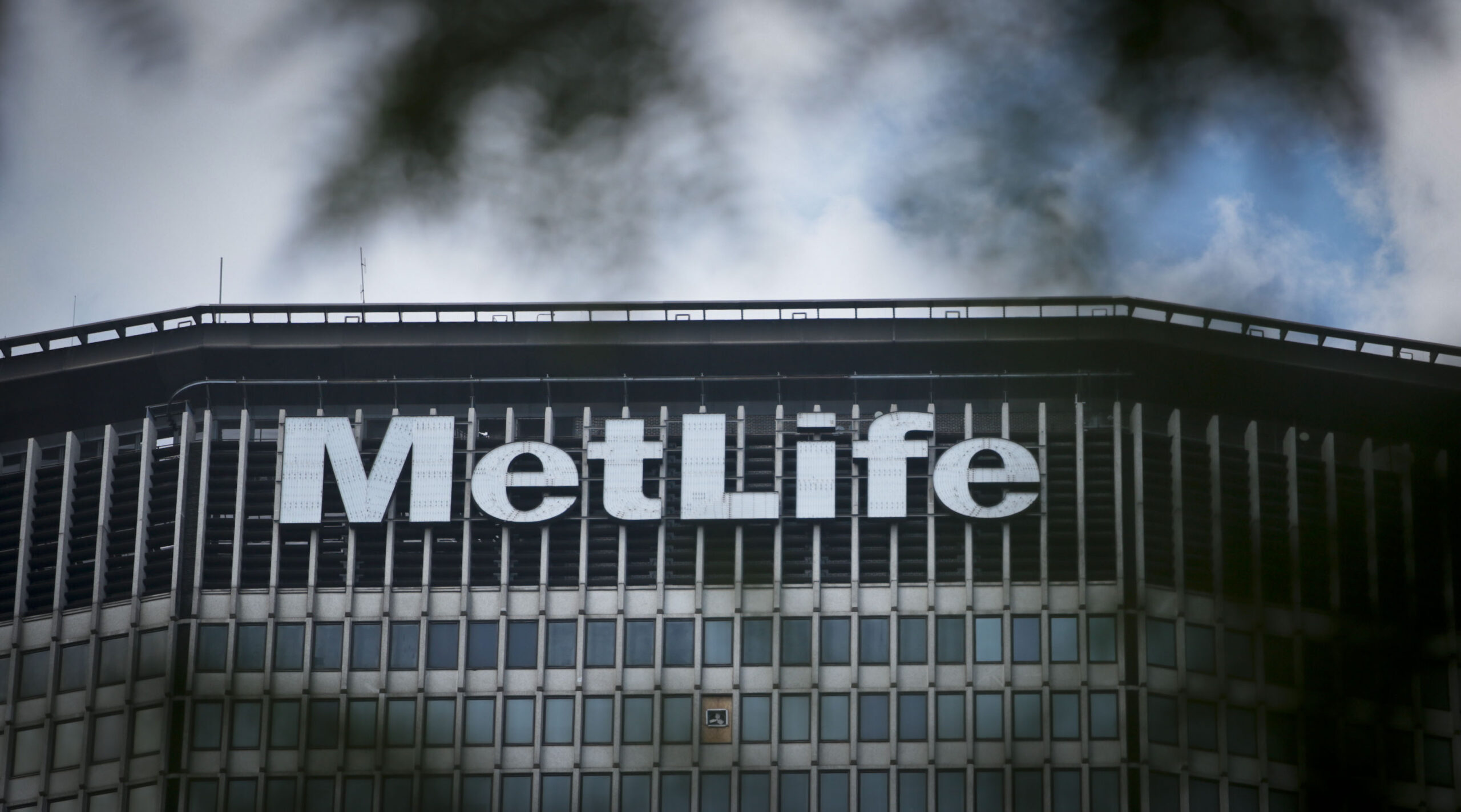 MetLife named ‘systemically important,’ faces big bank-style regulation