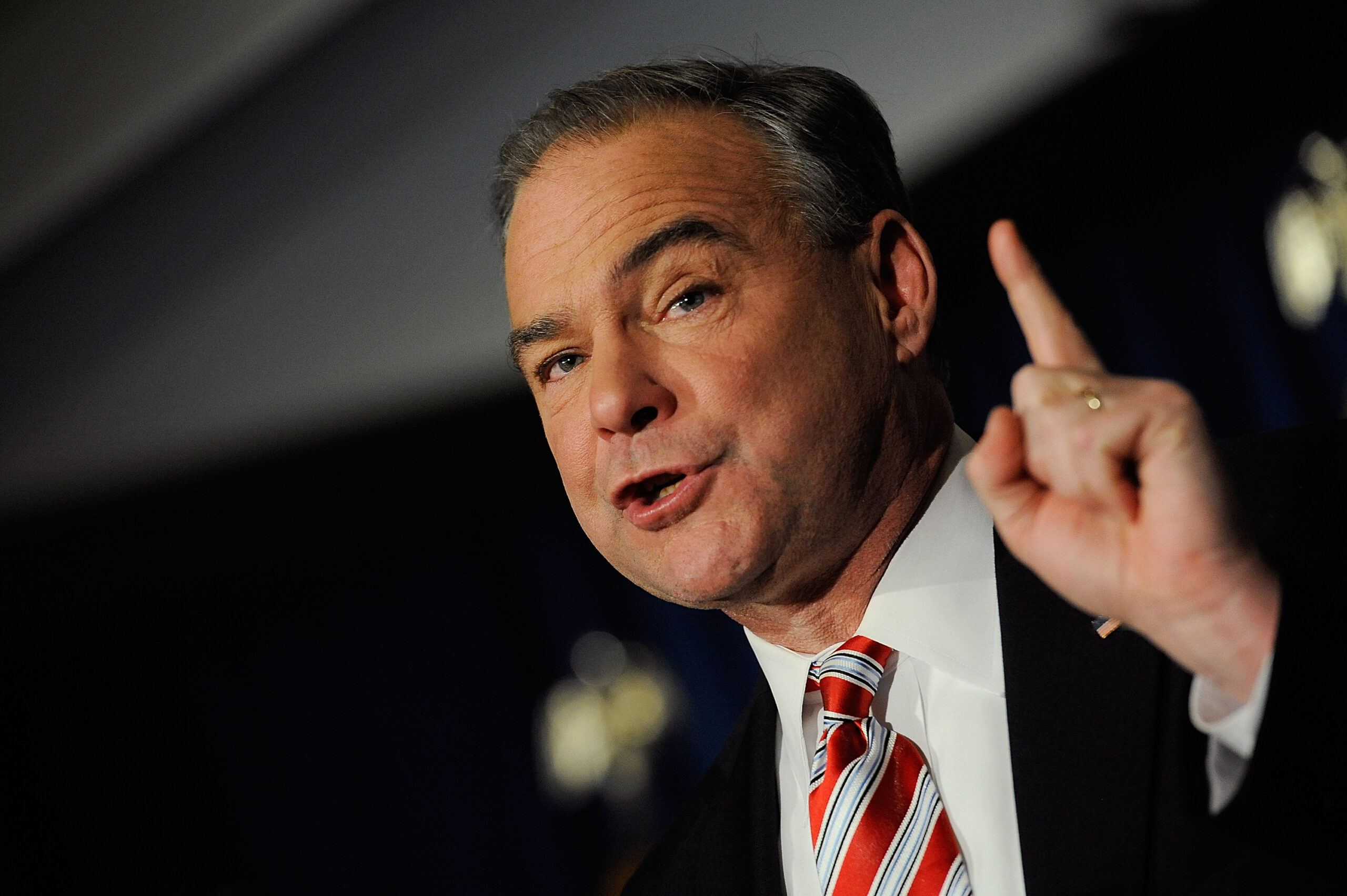 Sen. Tim Kaine lobbies for immigration reform in Spanish floor speech