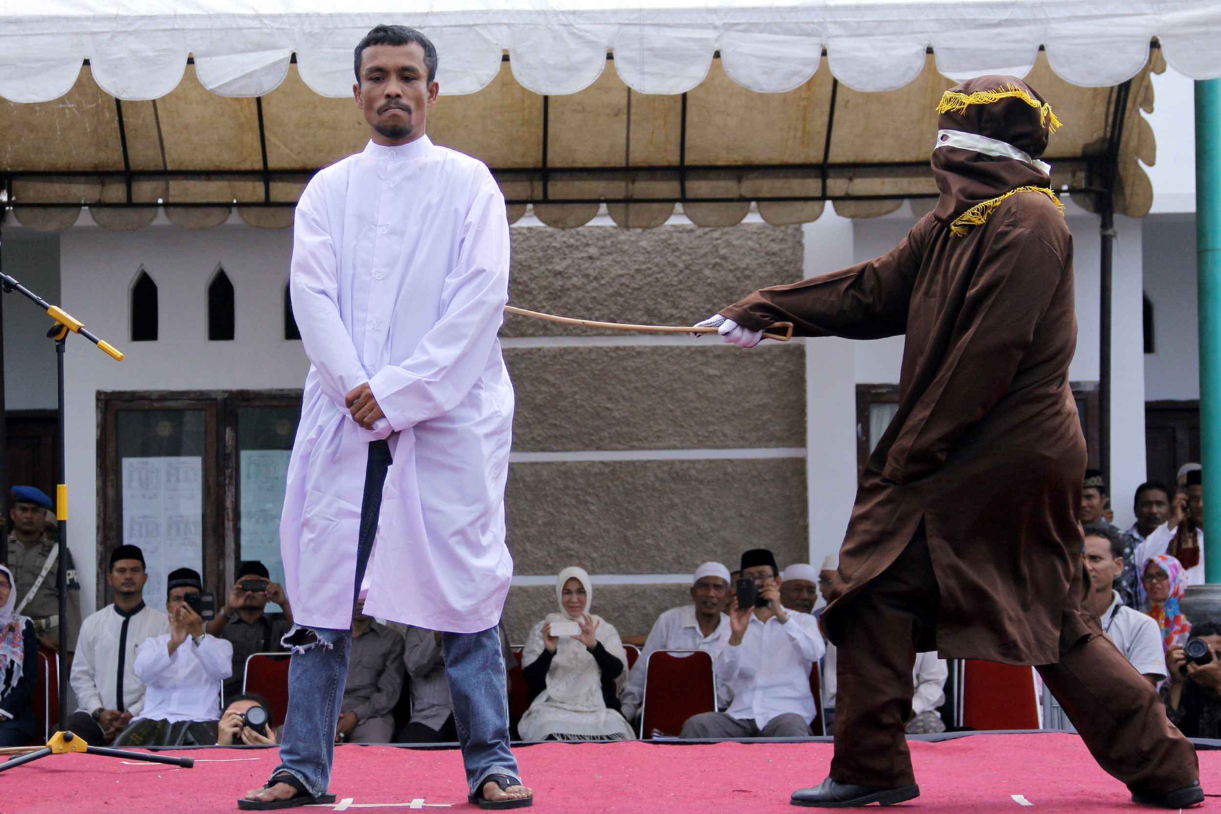 Indonesia’s Aceh province canes 4 for gambling