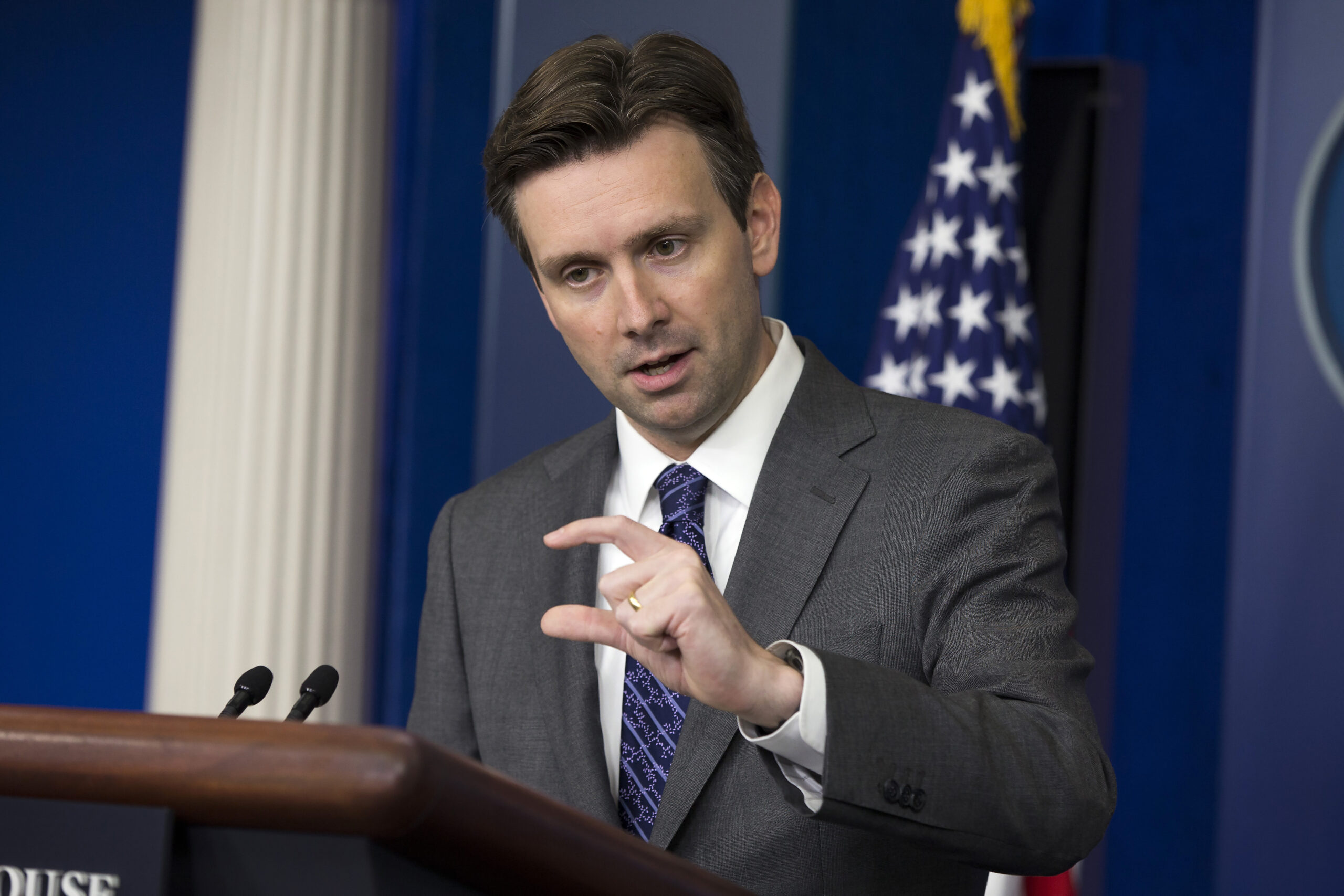 Unlike Kerry, White House says U.S. and the Islamic State are ‘at war’