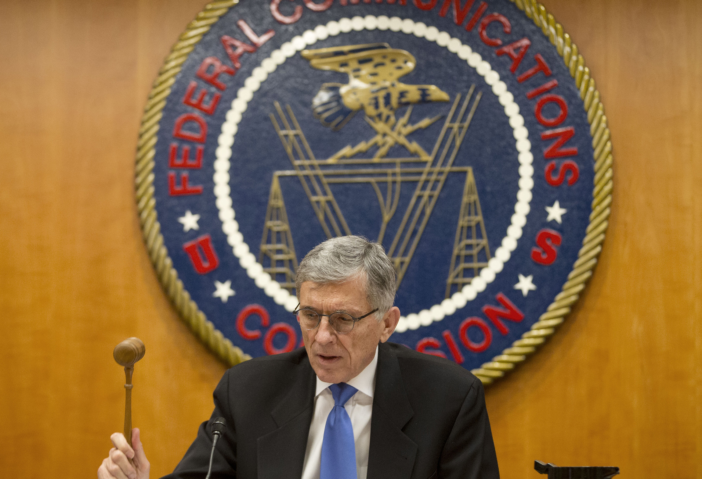 Critics charge FCC with suppressing comments on privacy ruling