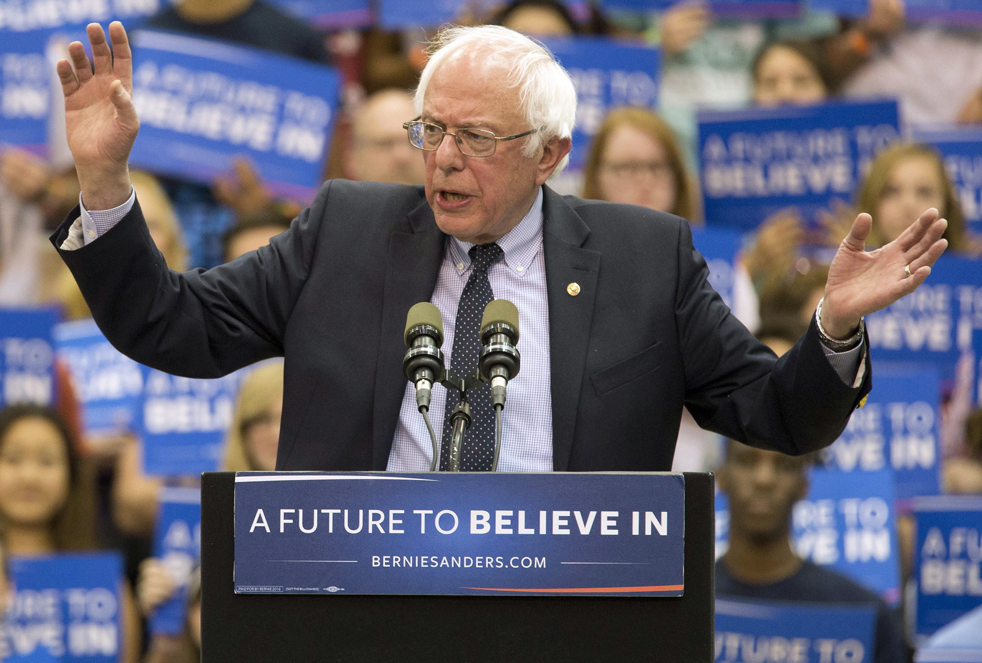 Sanders aide: He’s a Democrat for life