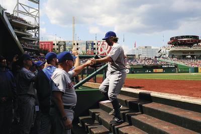 Nationals knuckle under to Dickey