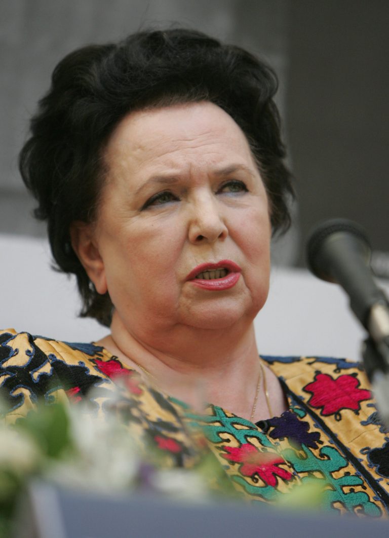   In this photo taken on Tuesday, Sept. 18, 2007, Galina Vishnevskaya speaks to the media in Moscow, Russia. Russian opera diva Galina Vishevskaya, who conquered audiences all over the world with her rich soprano, has died. She was 86. Moscow's Opera Center, which Vishnevskaya created, said the singer died Tuesday in the Russian capital. It didn't give the cause. (AP Photo/Sergei Grits)  