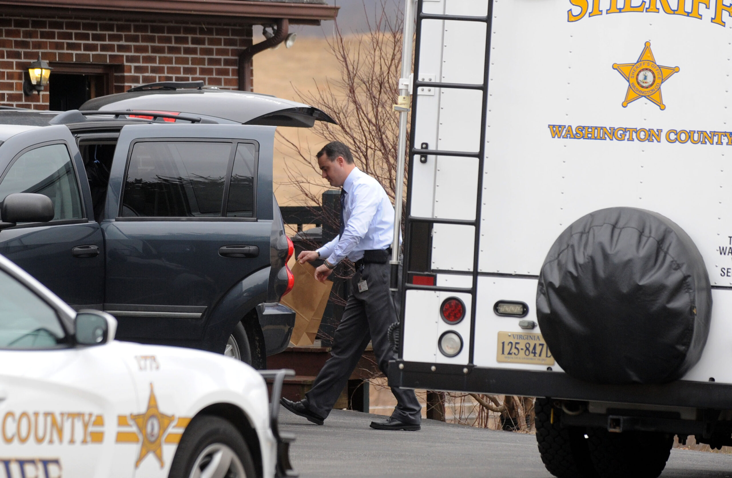 4 killed, 1 hurt in shooting at Glade Spring home