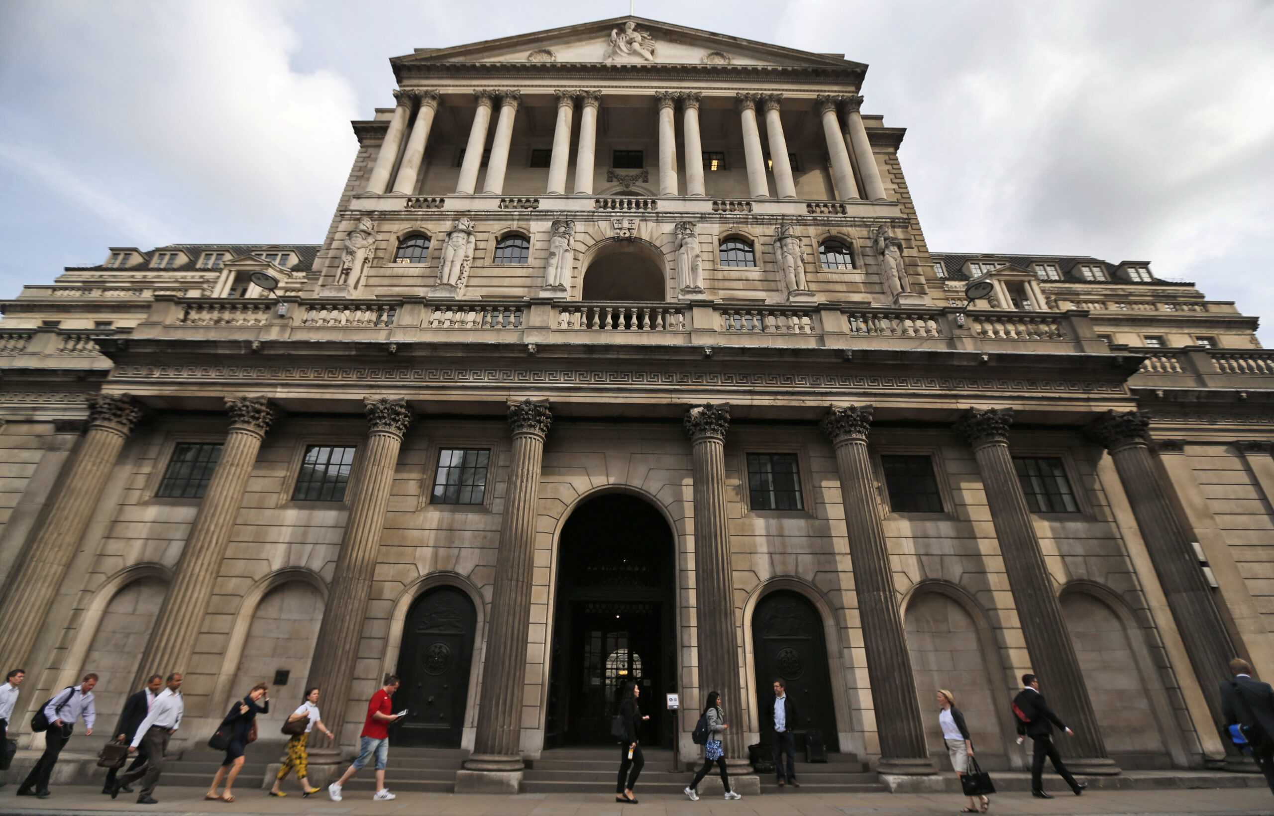 UK pound near 6-year high after inflation spike