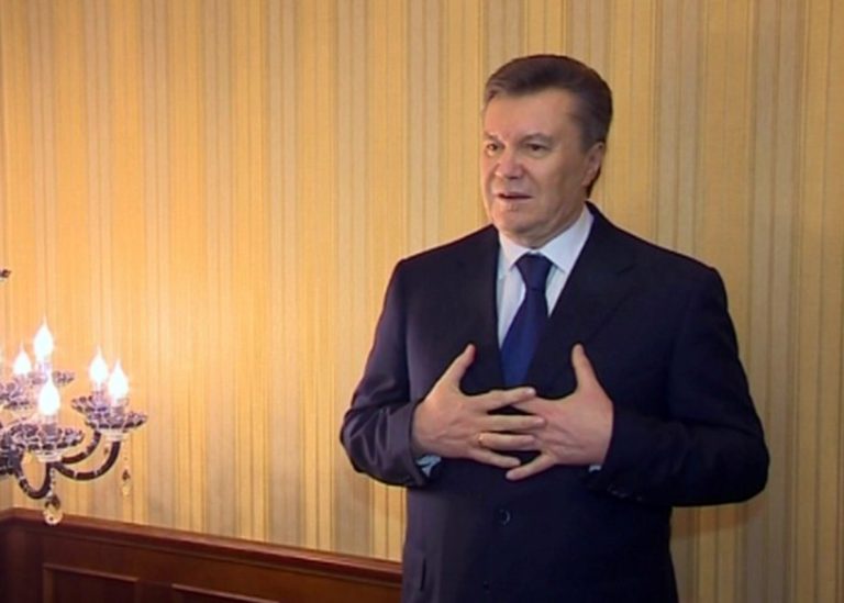Yanukovych crosses Ukraine, looking for refuge