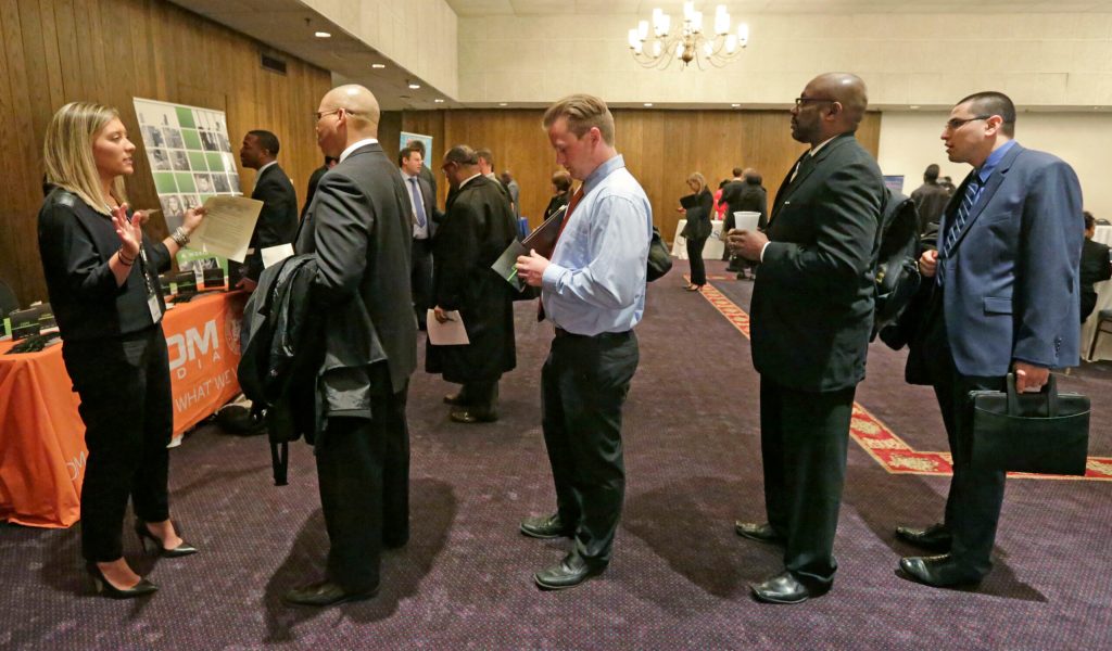 Jobless claims fall, pulling four-week average down to new 15-year low