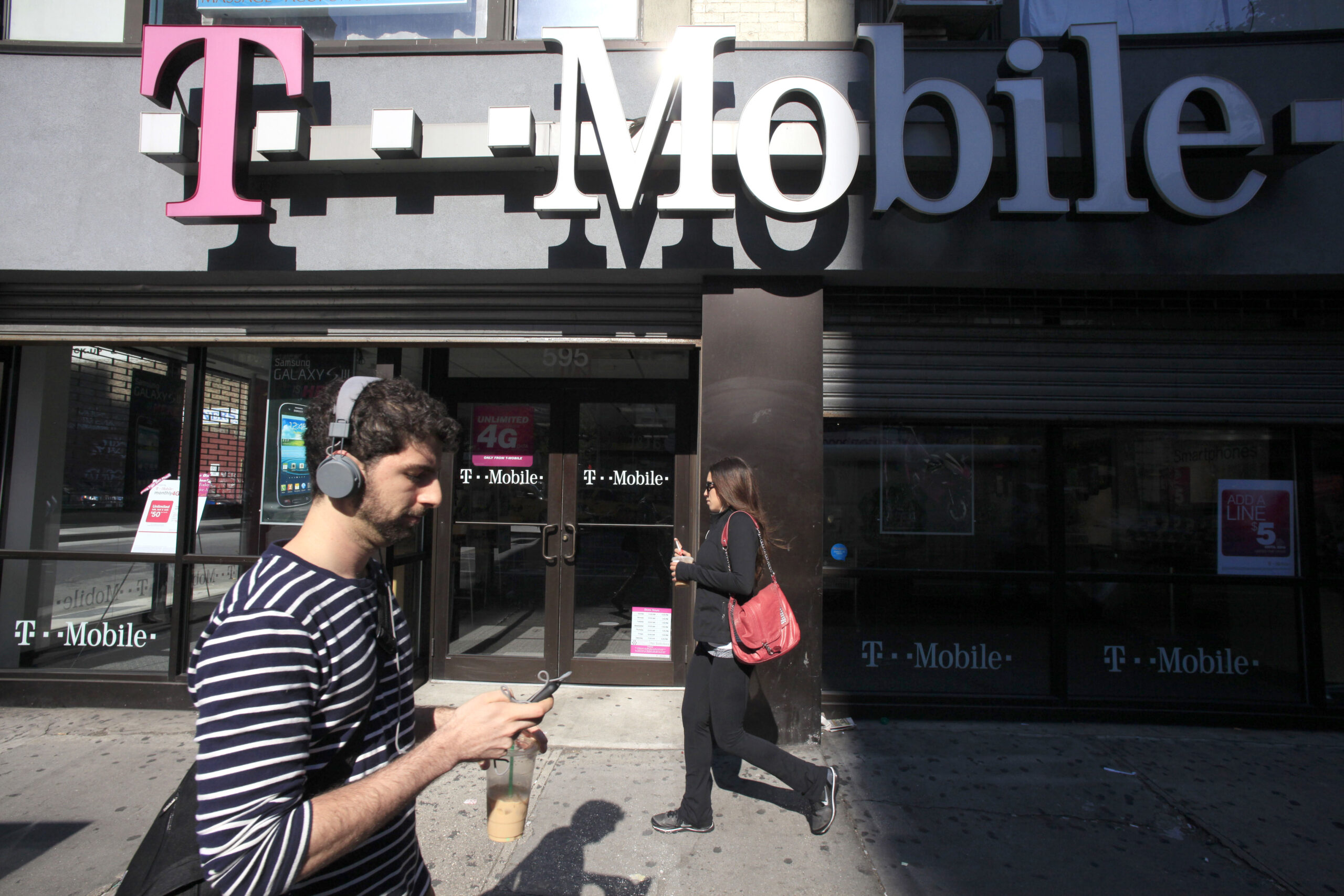 Regulators accuse T-Mobile of bogus billing